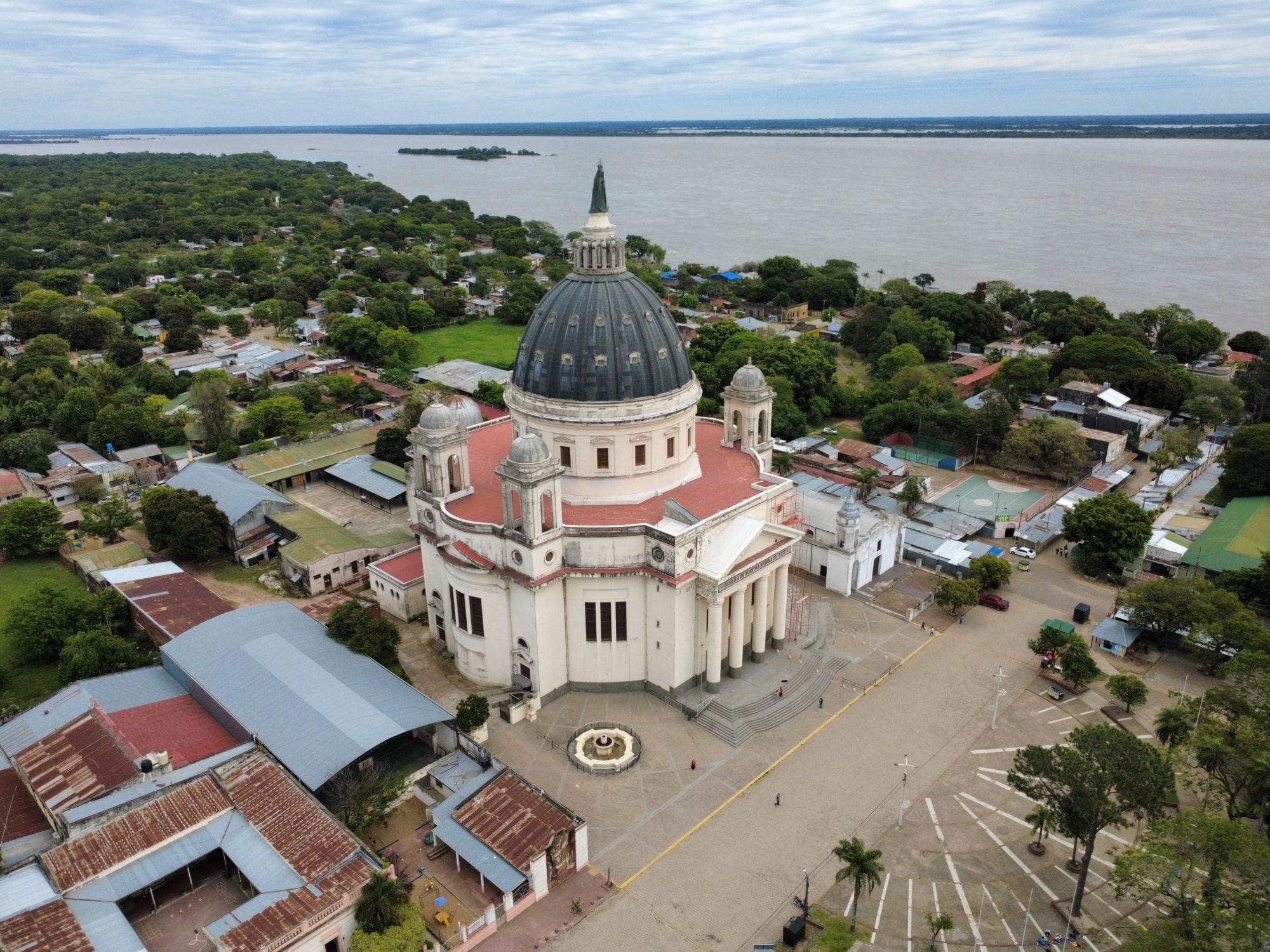 La basílica, principal referencia de esta localidad correntina