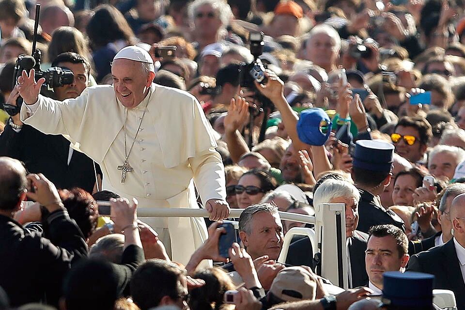 Diez preguntas clave del cuestionario del papa Francisco sobre gays, divorcio y aborto