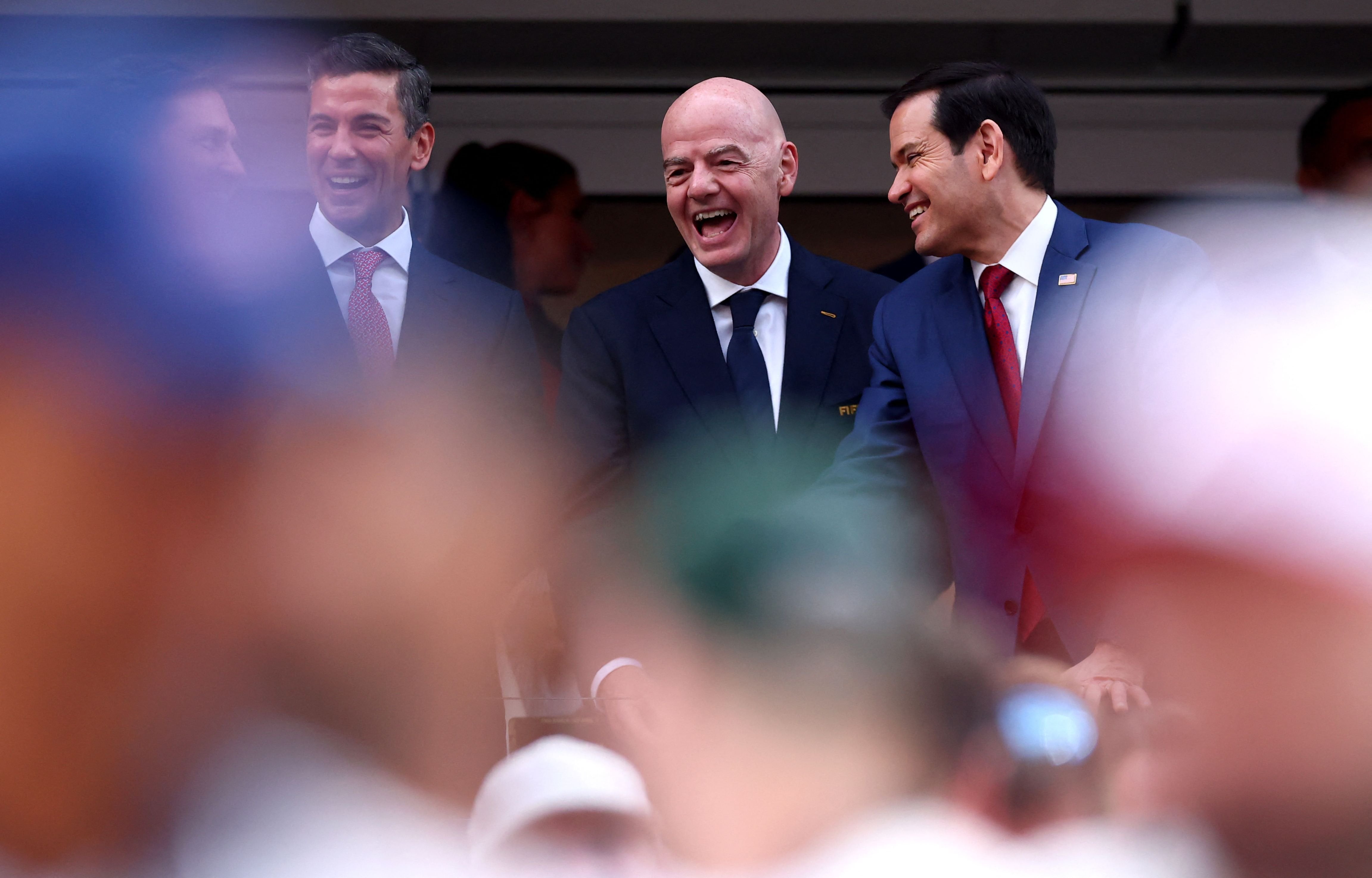 Gianni Infantino ríe junto al secretario de Estado de Estados Unidos, Marco Rubio; el presidente de FIFA ya considera que el actual es