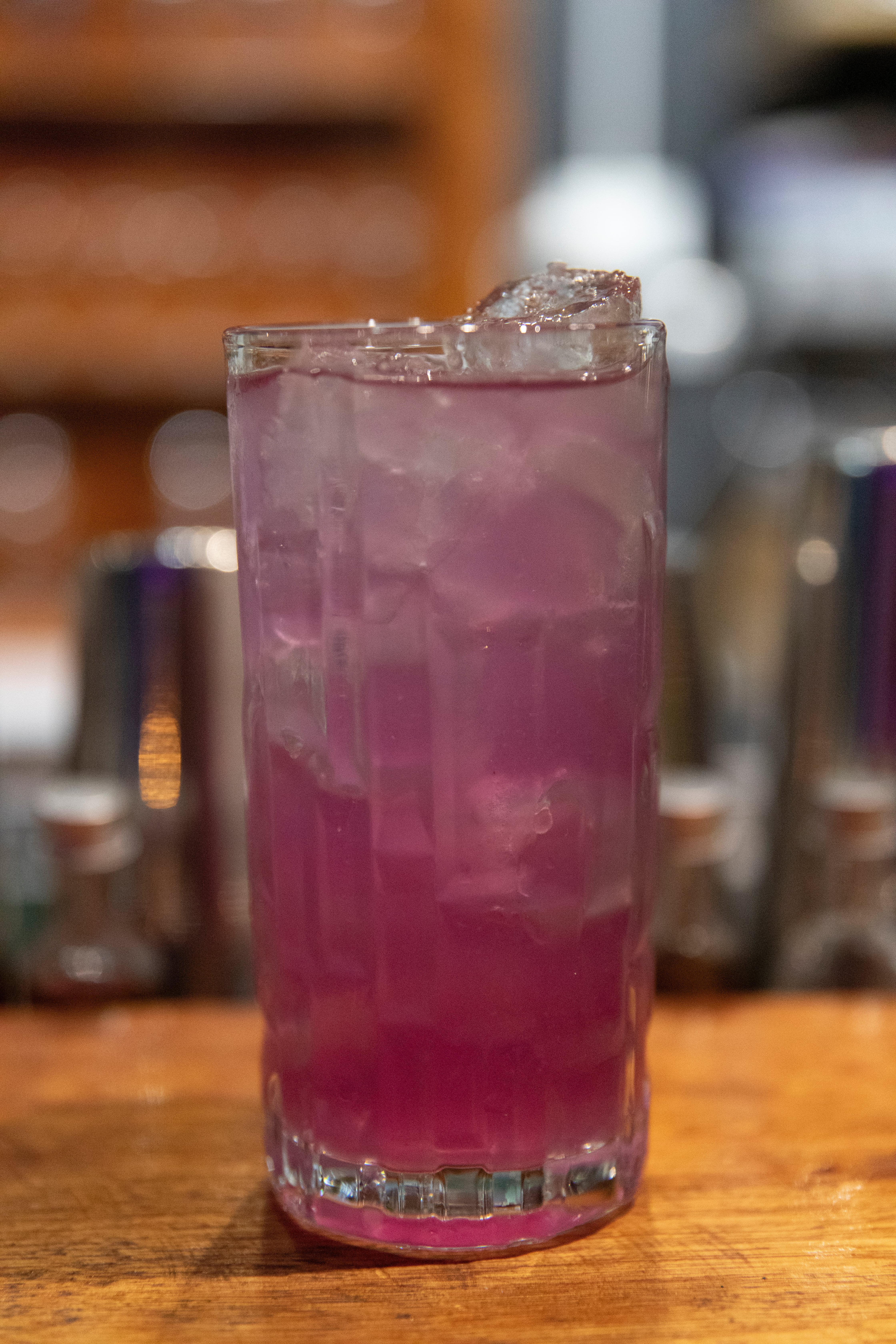 Cosmo Fizz sobre la barra de Hevristika.