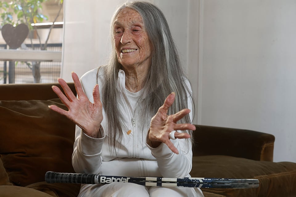Mi secreto de longevidad: Ana tiene 92 años y viaja por el mundo jugando al tenis