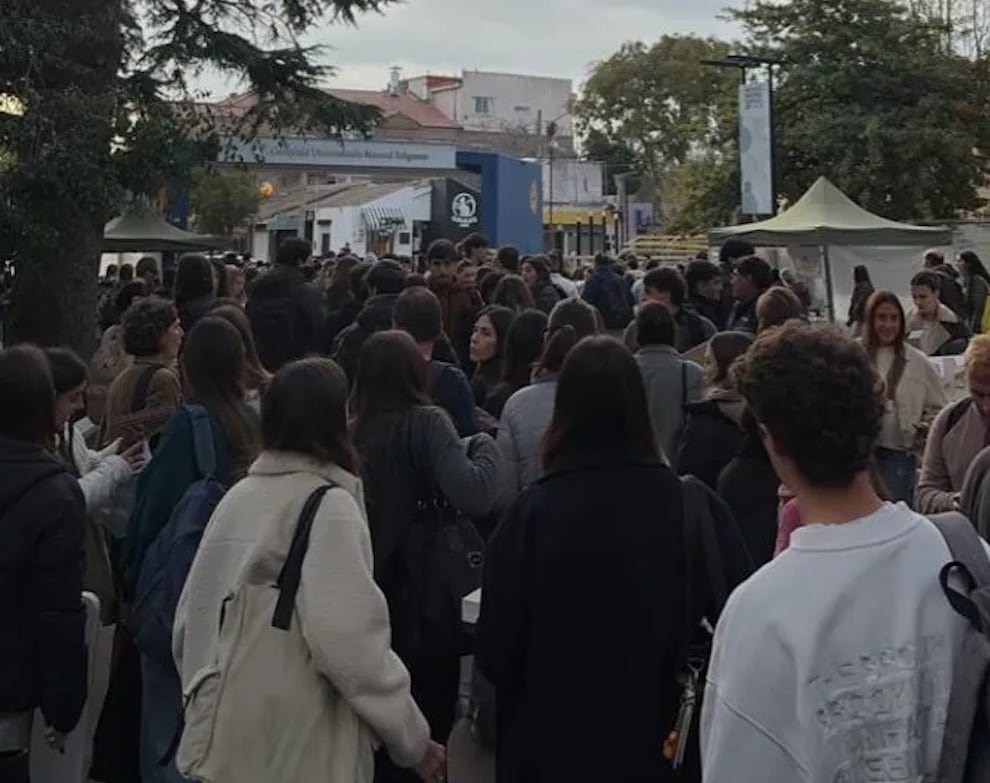 Evacuaron una universidad en Mar del Plata por una amenaza de bomba
