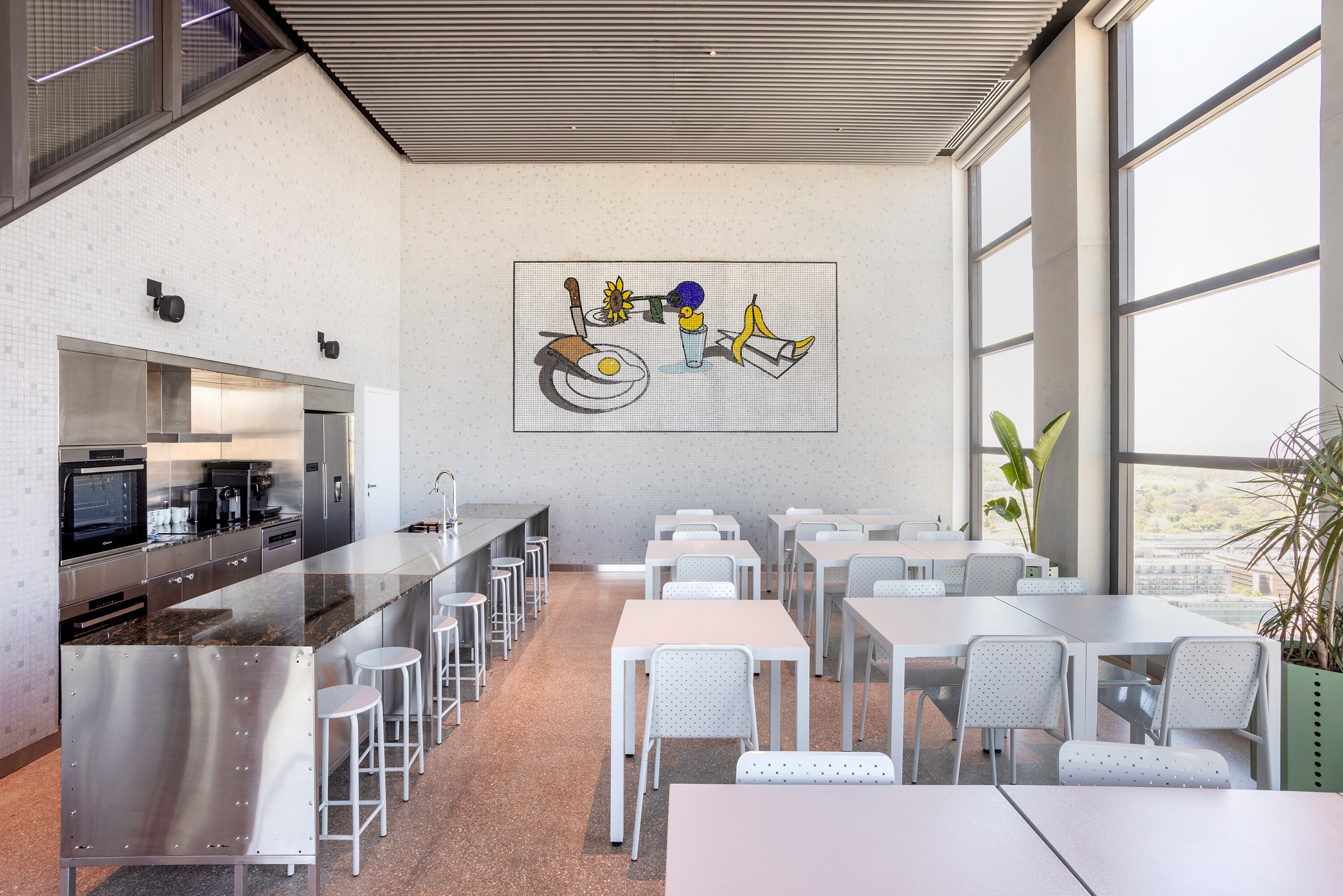 En Huergo 475 los espacios comunes están distribuidos a lo largo de la altura del edificio