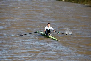Ariel Suárez. Acta por violación de la cuarentena y bronca: los días del remero