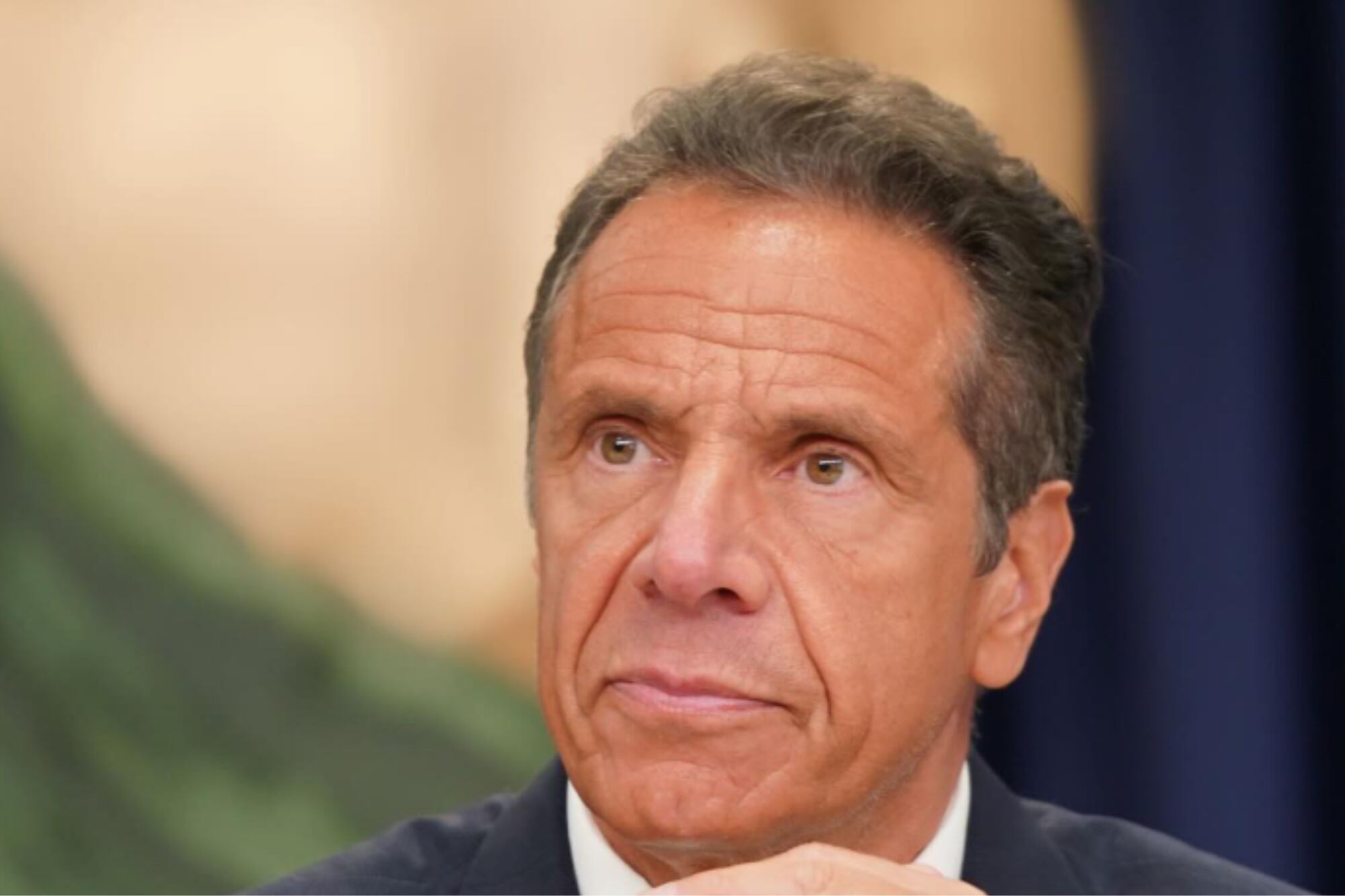 Cuomo busca volver al centro de la política neoyorquina