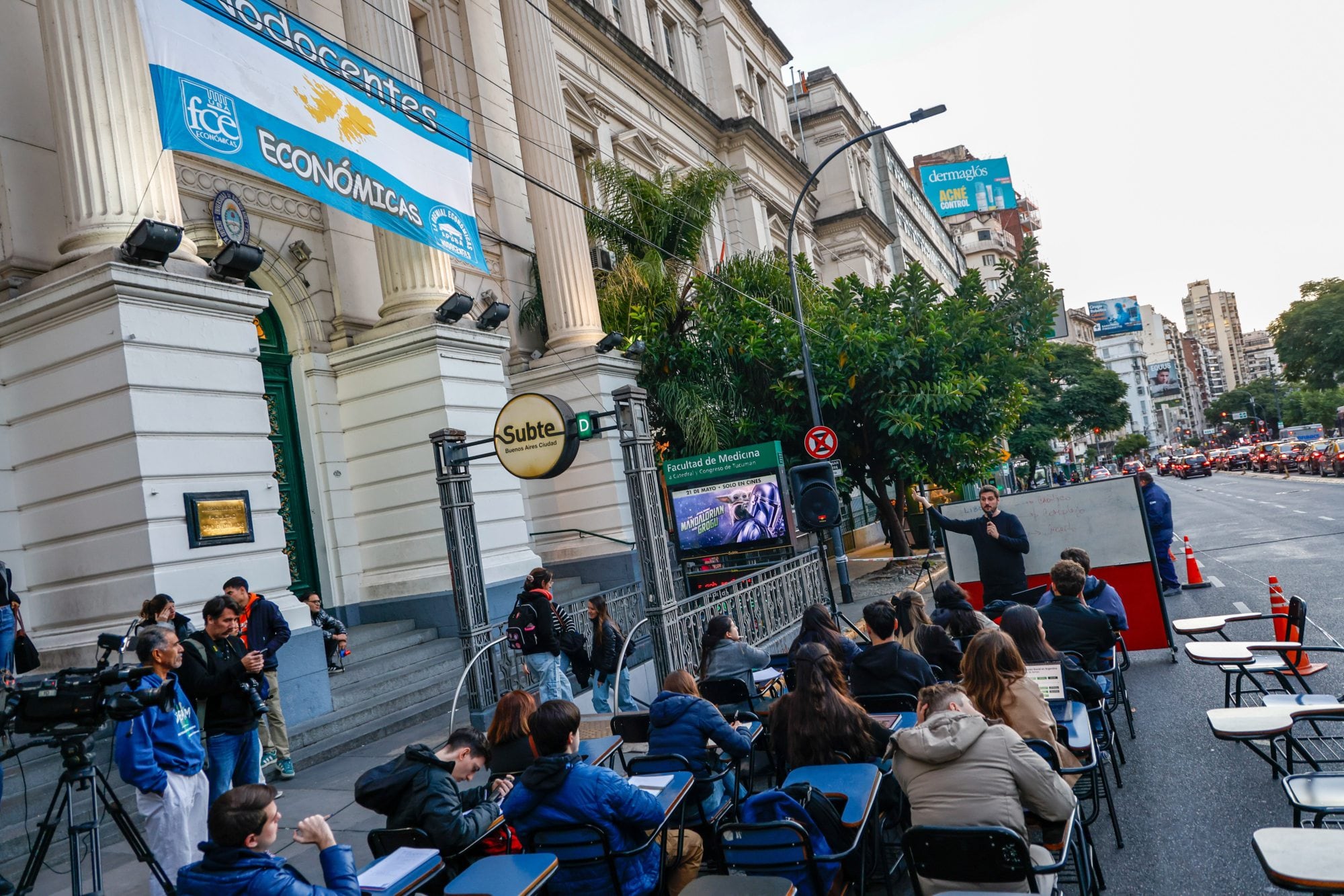 Nuevas clases públicas para exigir la implementación de la Ley de Financiamiento Universitario.
