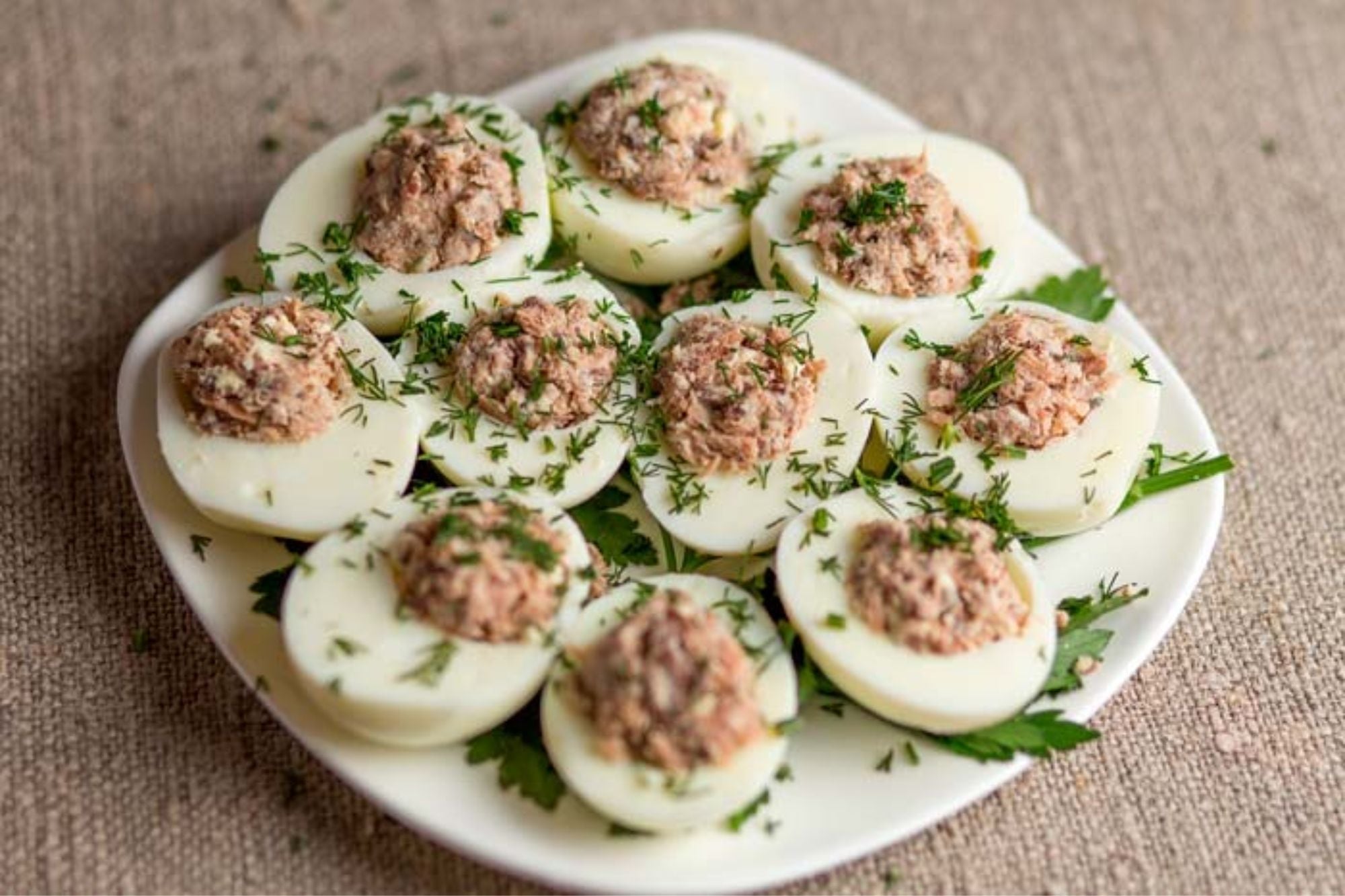 Los chefs se encolumnan: “Los mejores huevos rellenos se hacen en 12 minutos para asegurar que la clara alcance una firmeza óptima”