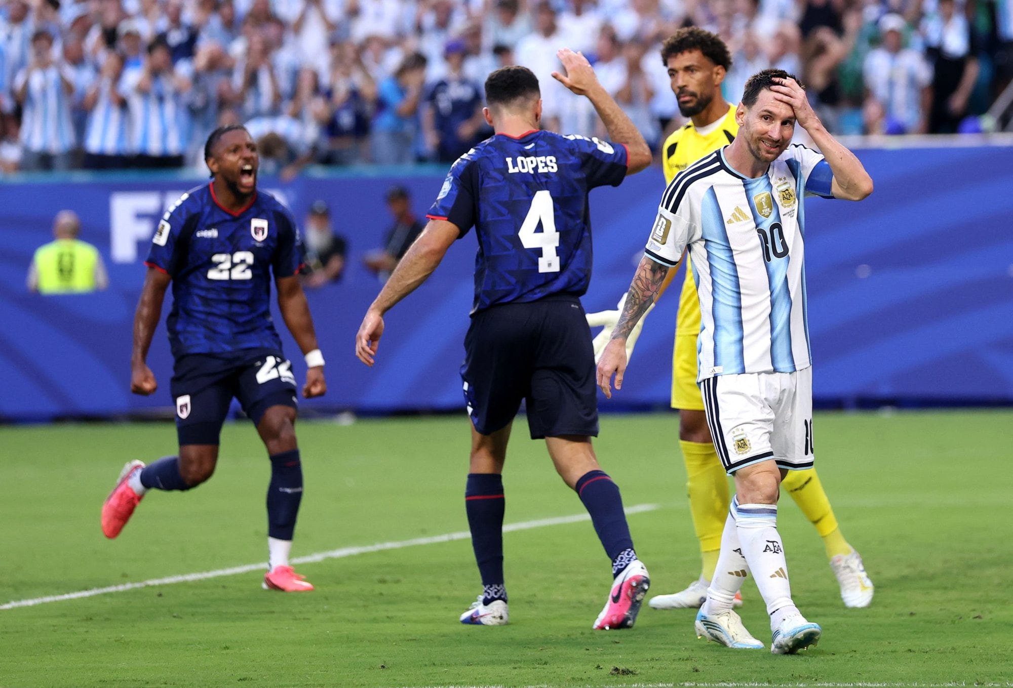 La reacción de Lionel Messi luego de la atajada
