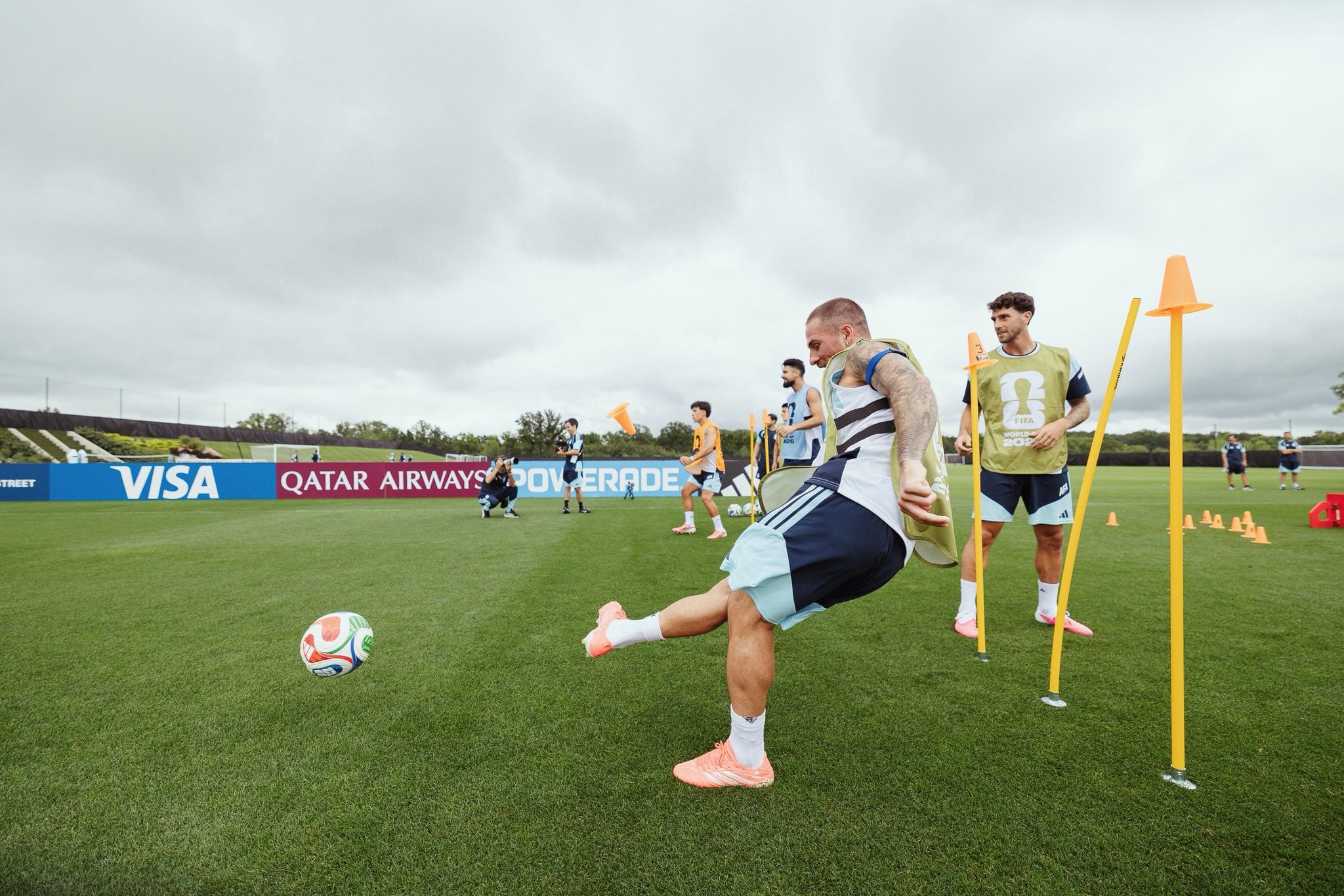 Argentina vs. Jordania EN VIVO por el Mundial 2026: hora, TV y las formaciones 6 Las redes oficiales de la selección argentina difundieron imágenes del último entrenamiento previo al cruce con el seleccionado de Jordania