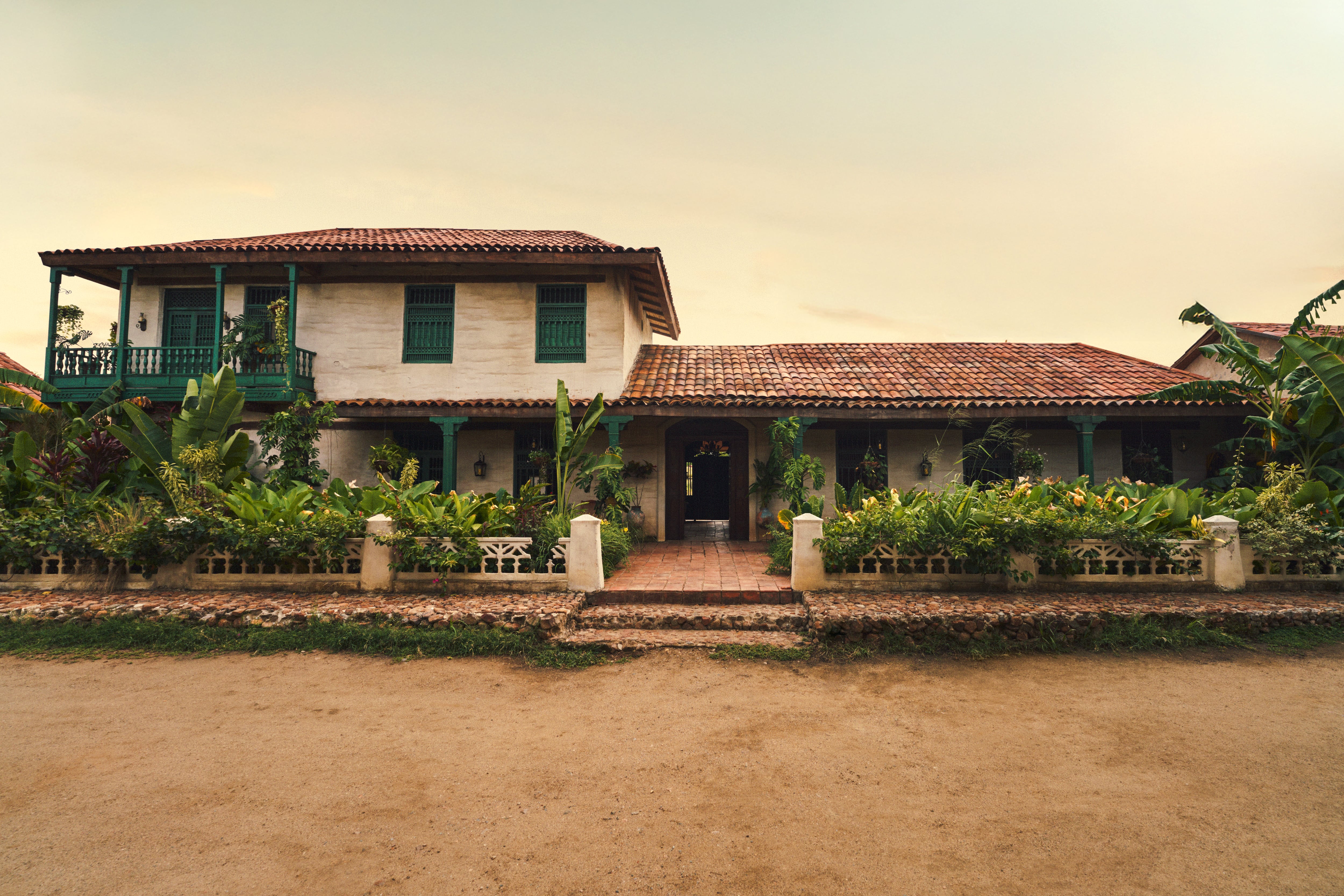La fachada de la casa de la familia Buendía en Macondo