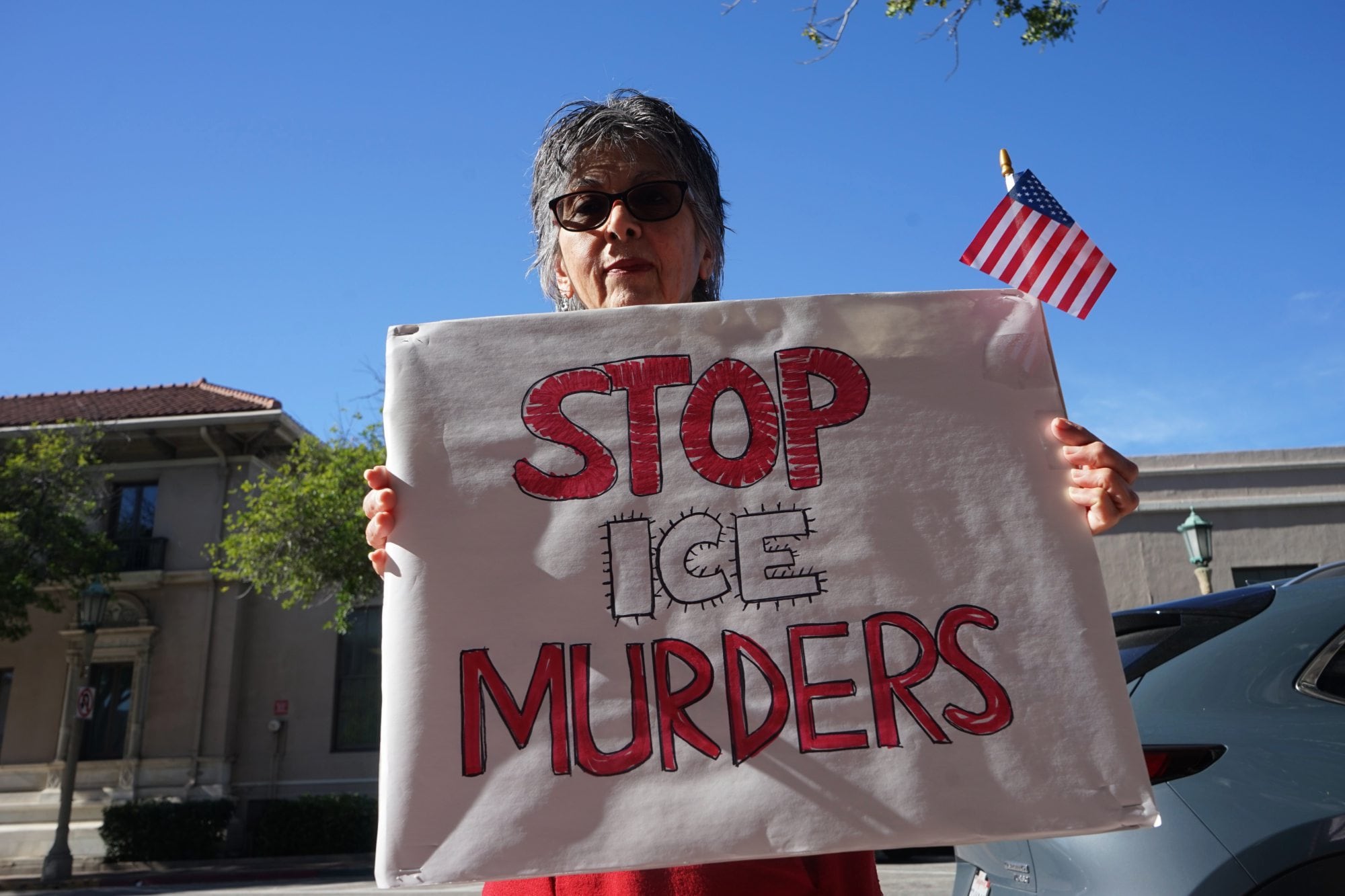 San Francisco aprueba “zonas libres del ICE” en propiedad pública: qué prohíbe, qué no puede frenar y qué pasa con orden judicial