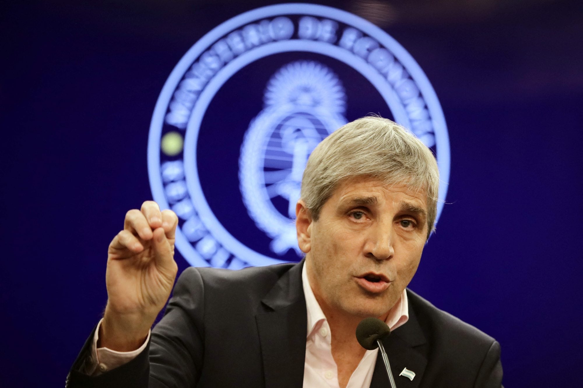 Luis Caputo aseguró que la inflación seguirá bajando en los próximos meses