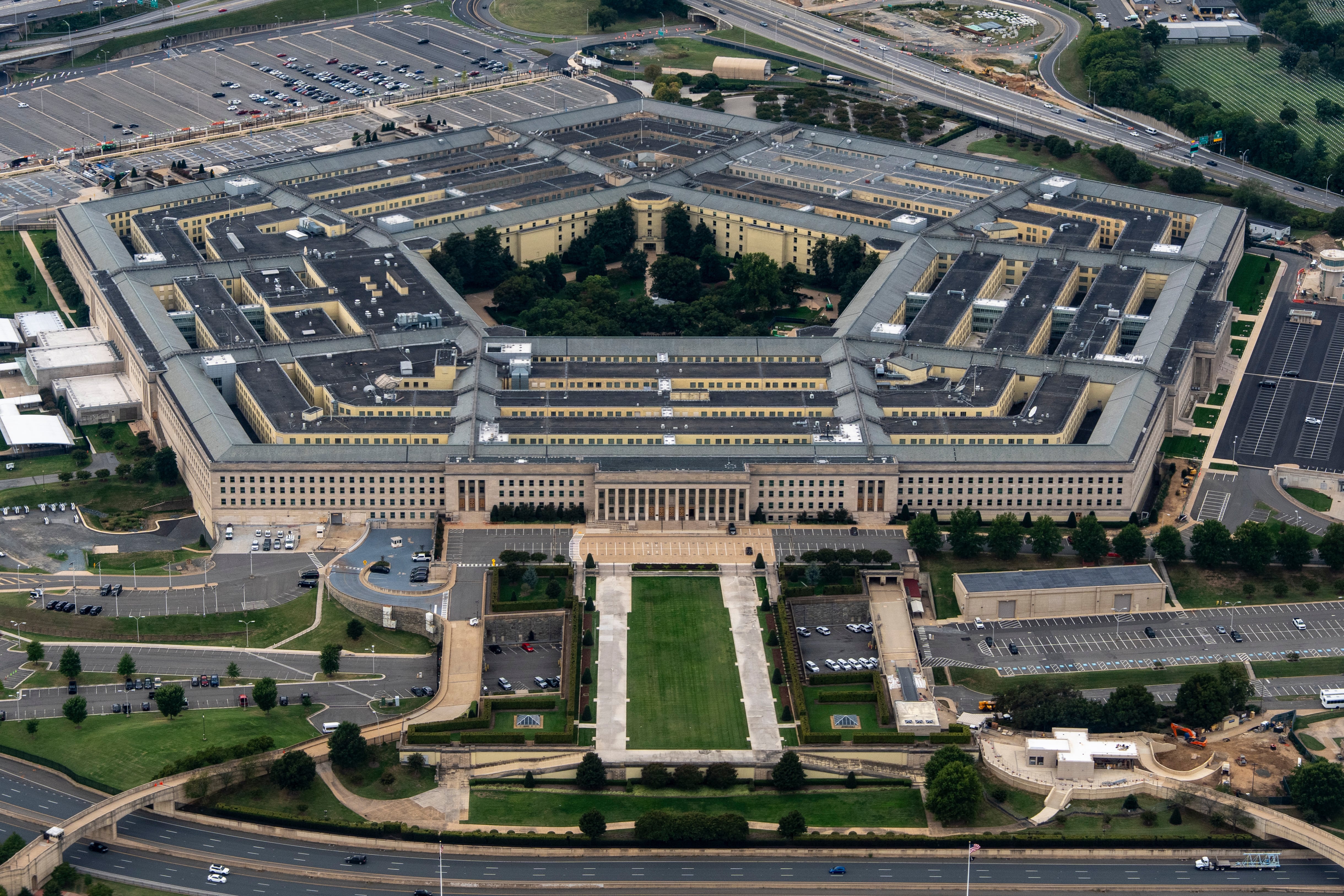 ARCHIVO – El Pentágono, sede del Departamento de Defensa de Estados Unidos, visto desde el aire, el 20 de septiembre de 2025, en Arlington, Virginia. (AP Foto/Alex Brandon, Archivo)