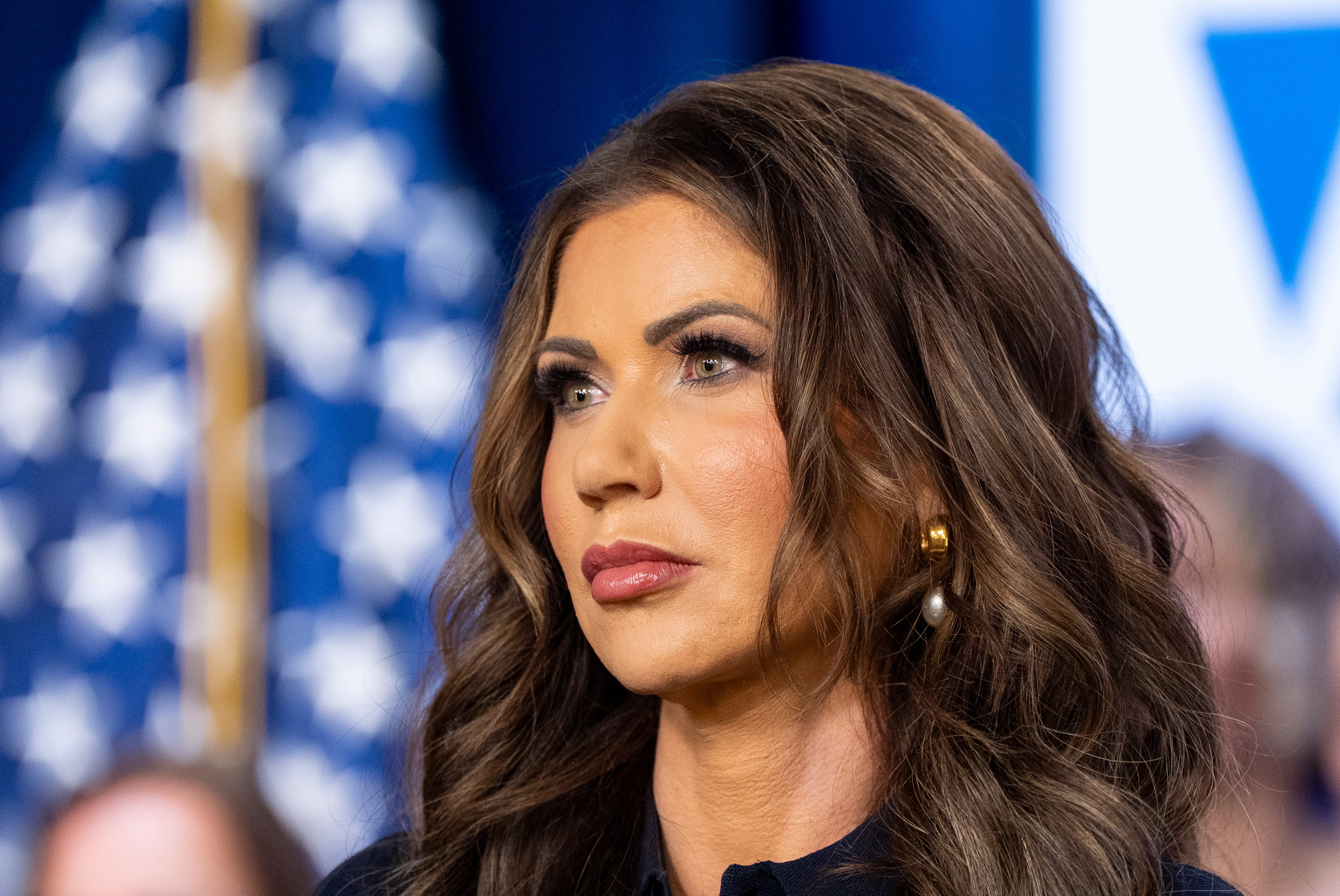 La secretaria de Seguridad Nacional de Estados Unidos Kristi Noem informó que las condiciones en Afganistán y Camerún ya no justifican la protección especial