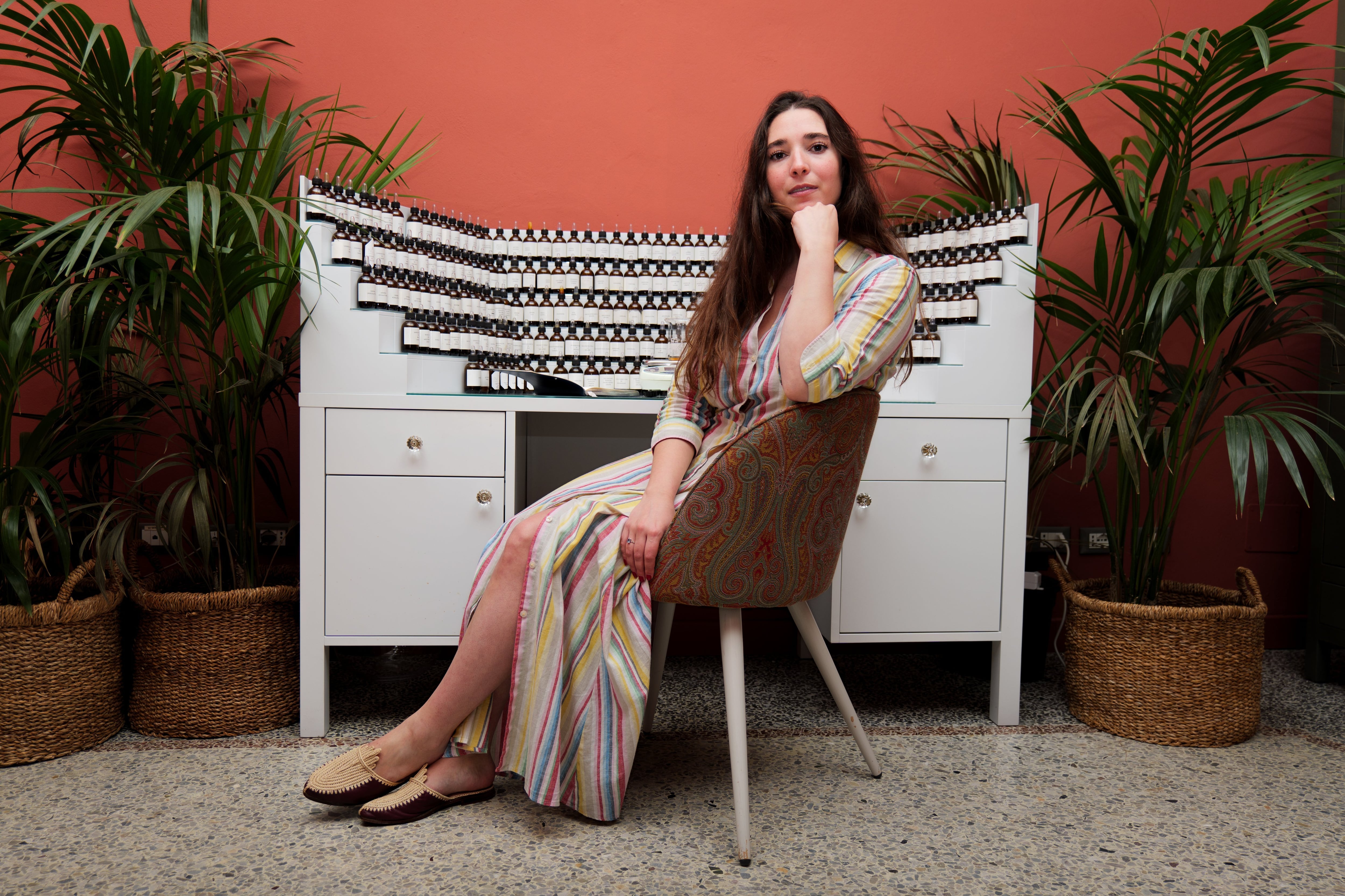 La perfumista ítalo-española Nuria du Chêne de Vère, en su atelier