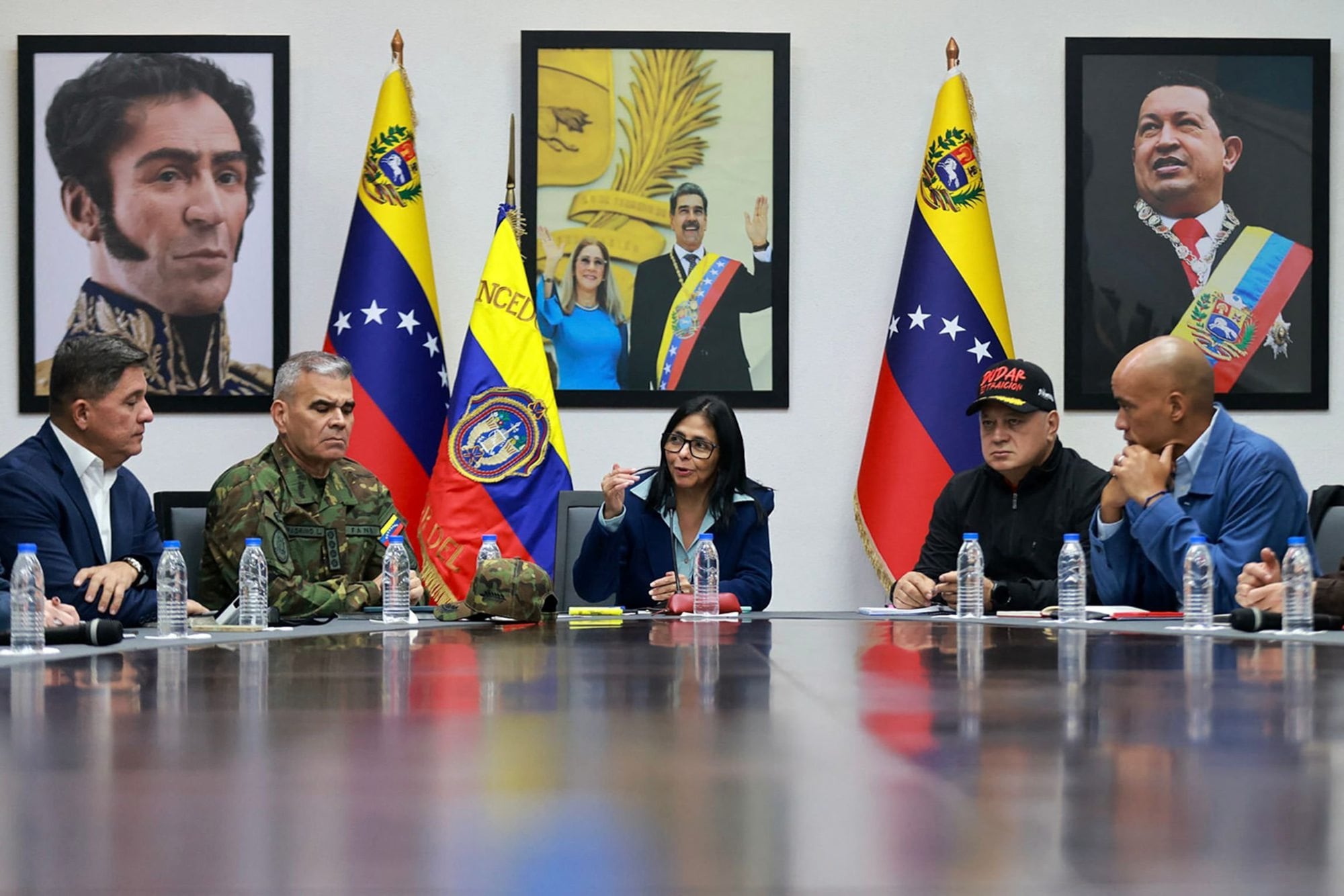 Delcy Rodríguez junto al gabinete de gobierno en Venezuela