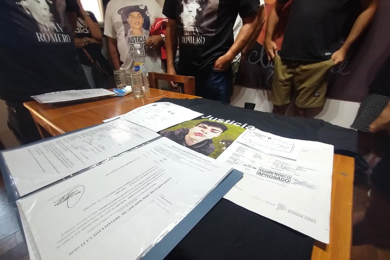 Conferencia de prensa y presentación del expediente del caso de Alan Romero