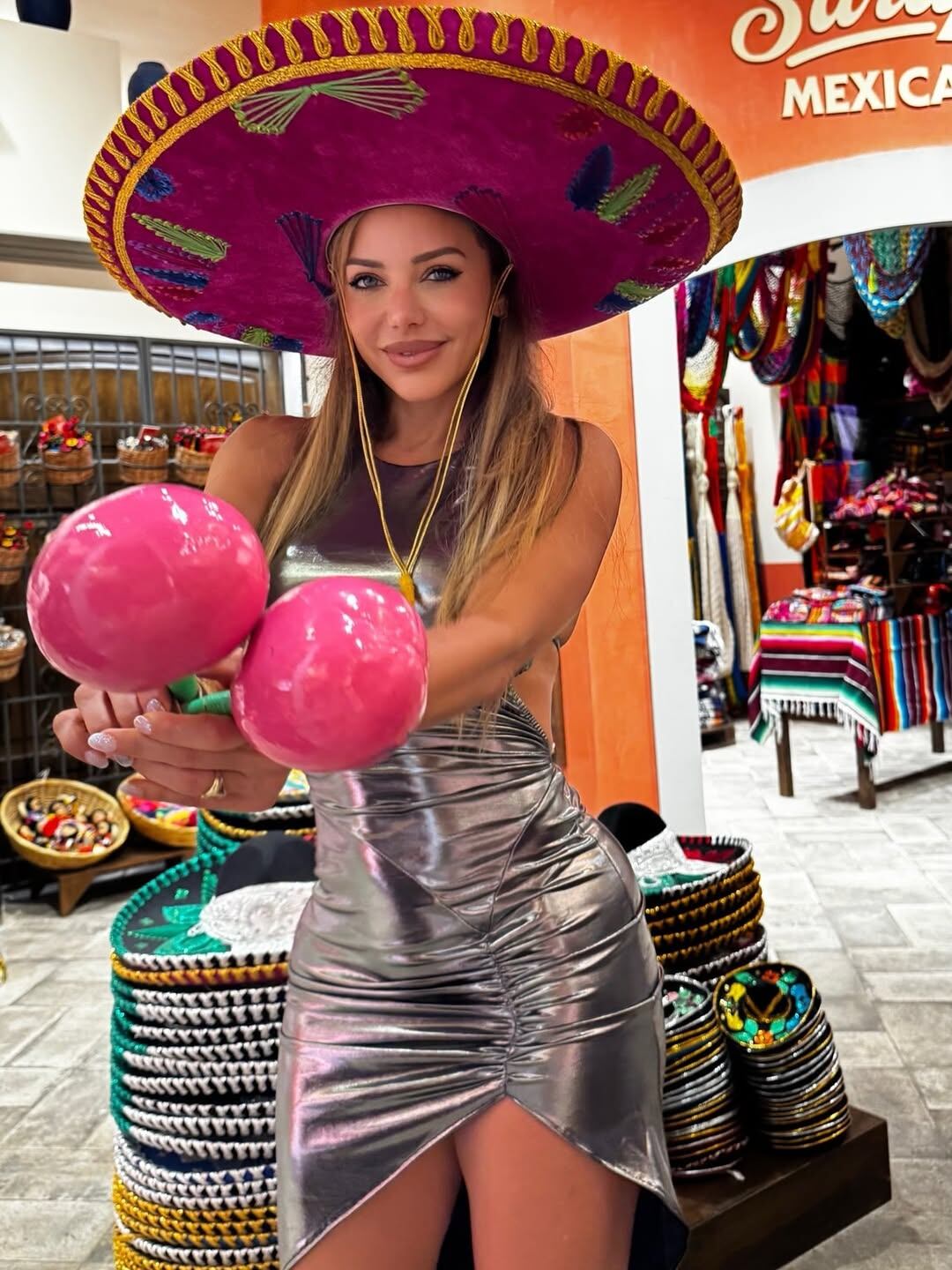 Evangelina y un outfit para rendir homenaje a la cultura azteca