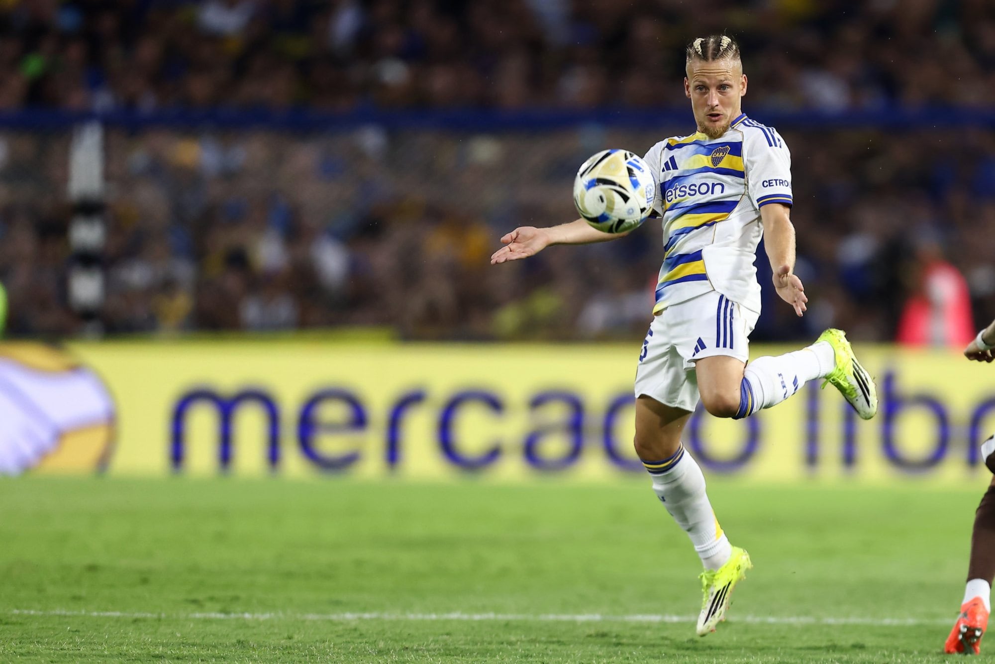 Santiago Ascacibar, flamante refuerzo, también terminó con una molestia física ante Platense