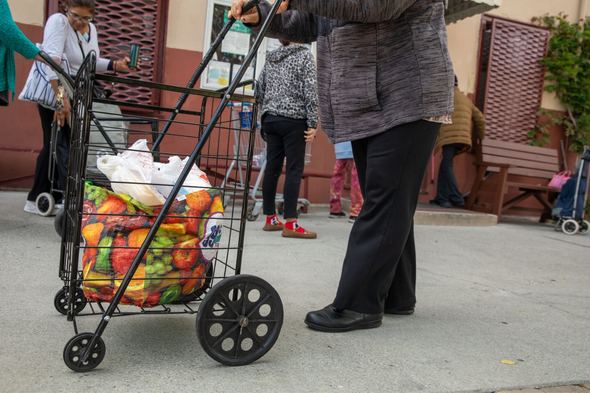 Es oficial: dónde entregan comida gratis en California esta semana y en julio 2026