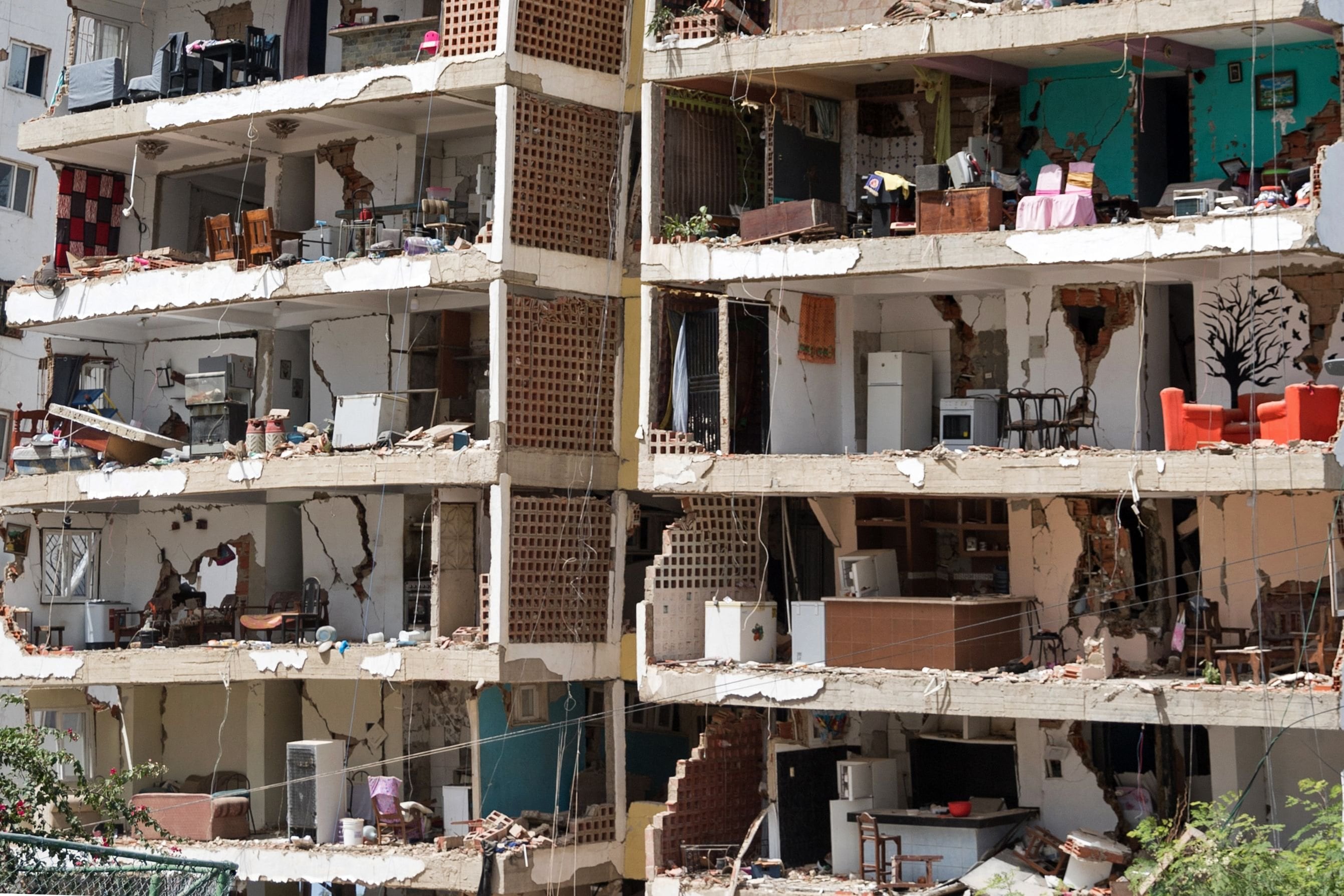 El Gobierno busca a siete argentinos desaparecidos durante los terremotos en Venezuela y envía una misión humanitaria.