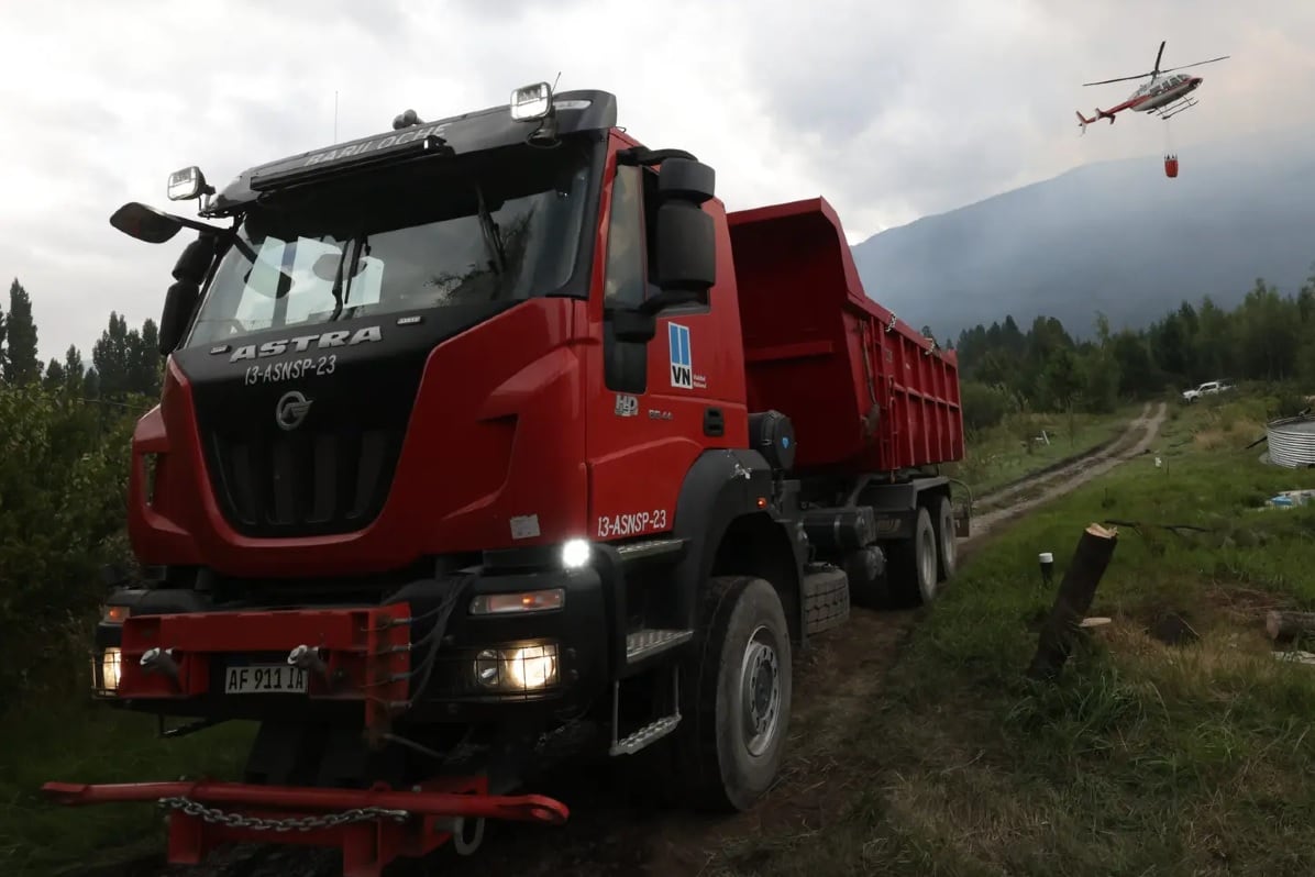 Los esfuerzos se concentran en Río Azul y Loma del Medio mientras que en otras zonas las tareas son principalmente de enfriamiento.