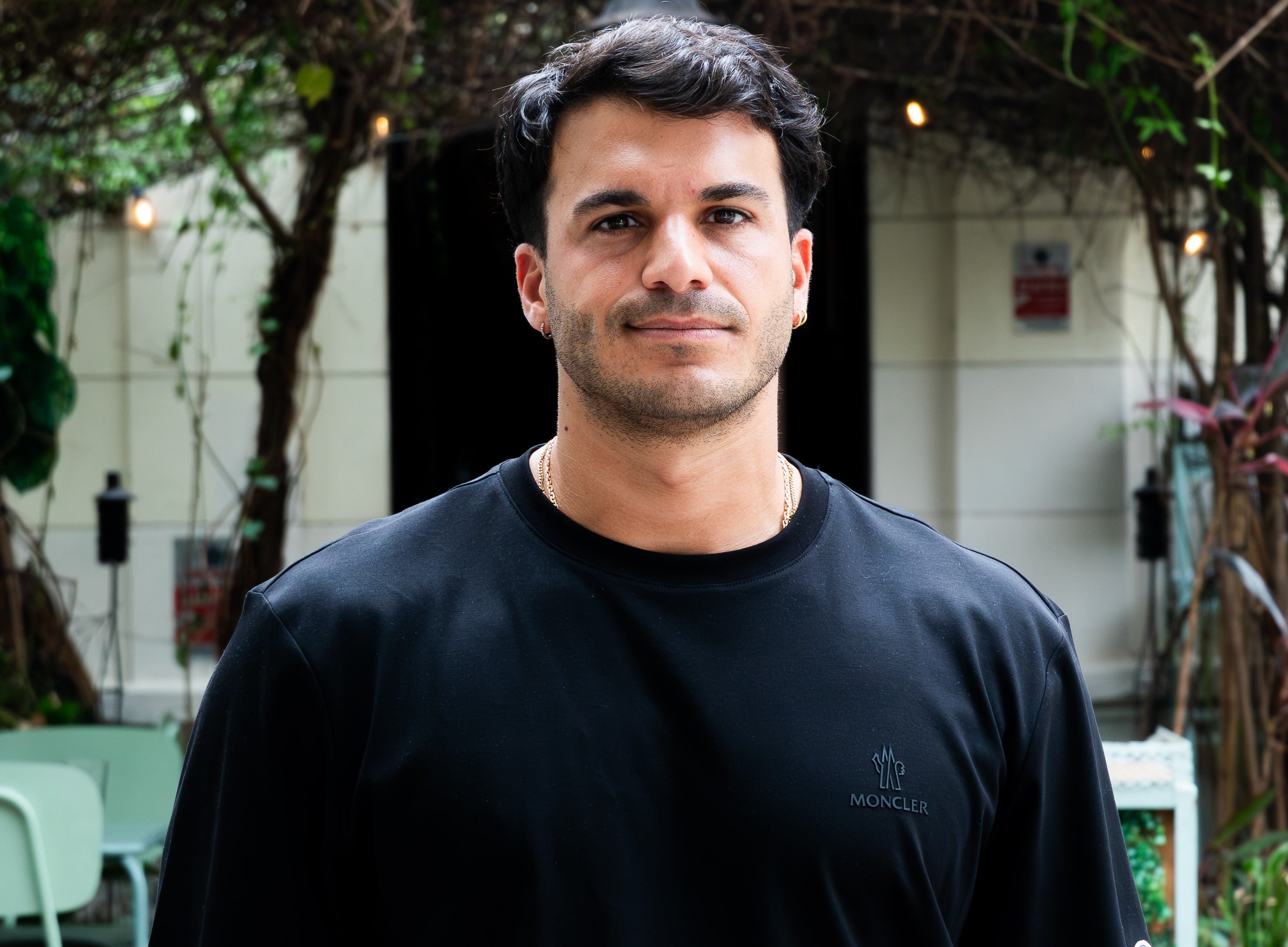 “Viví a la vuelta la mitad de mi vida, y siempre alguien contaba un mito o una historia distinta sobre la casa. Incluso muchos aseguran que perteneció a Leandro N. Alem”, cuenta Juan Cruz Gioia