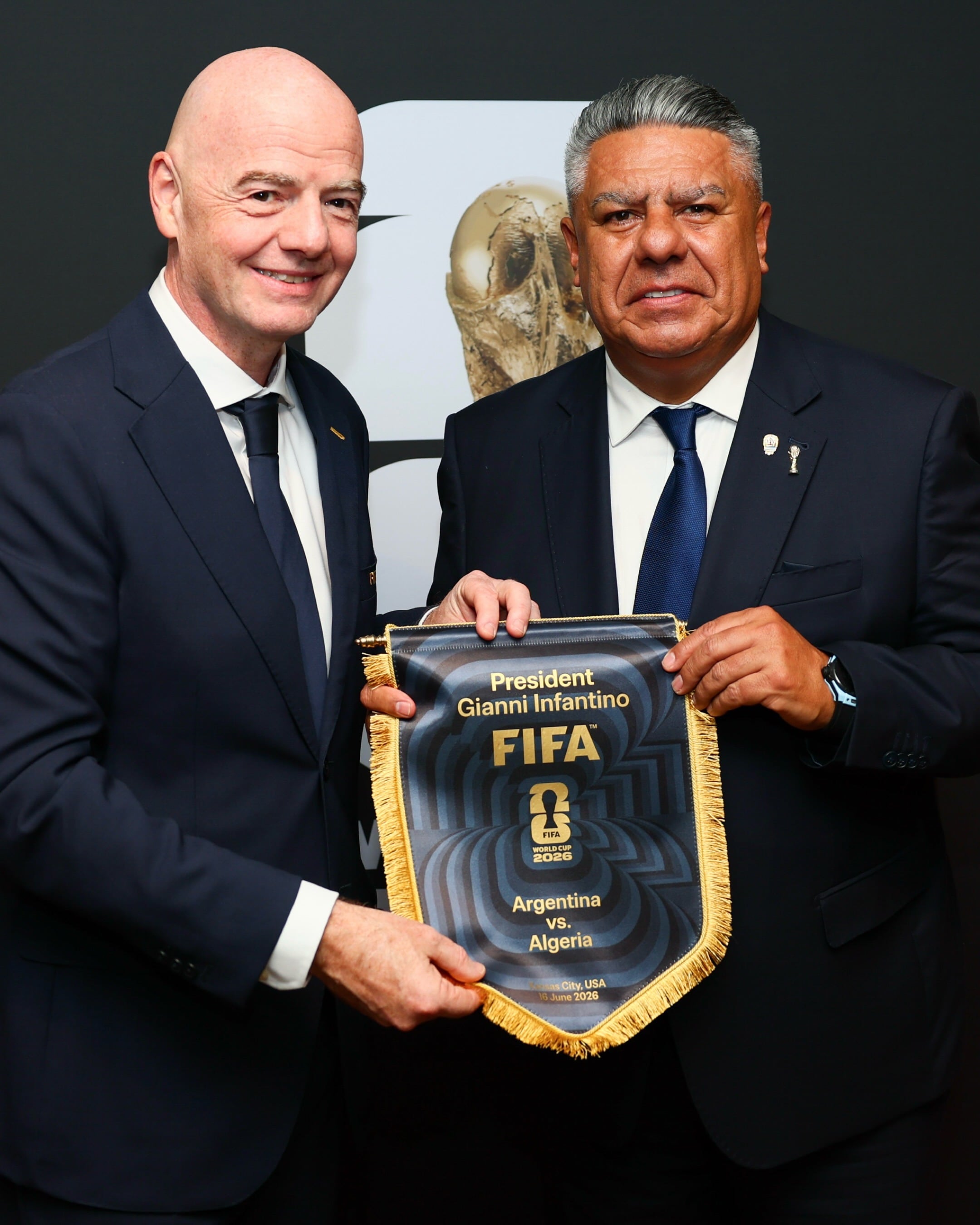 Gianni Infantino y Claudio Tapia en el debut argentino en el Mundial 2026