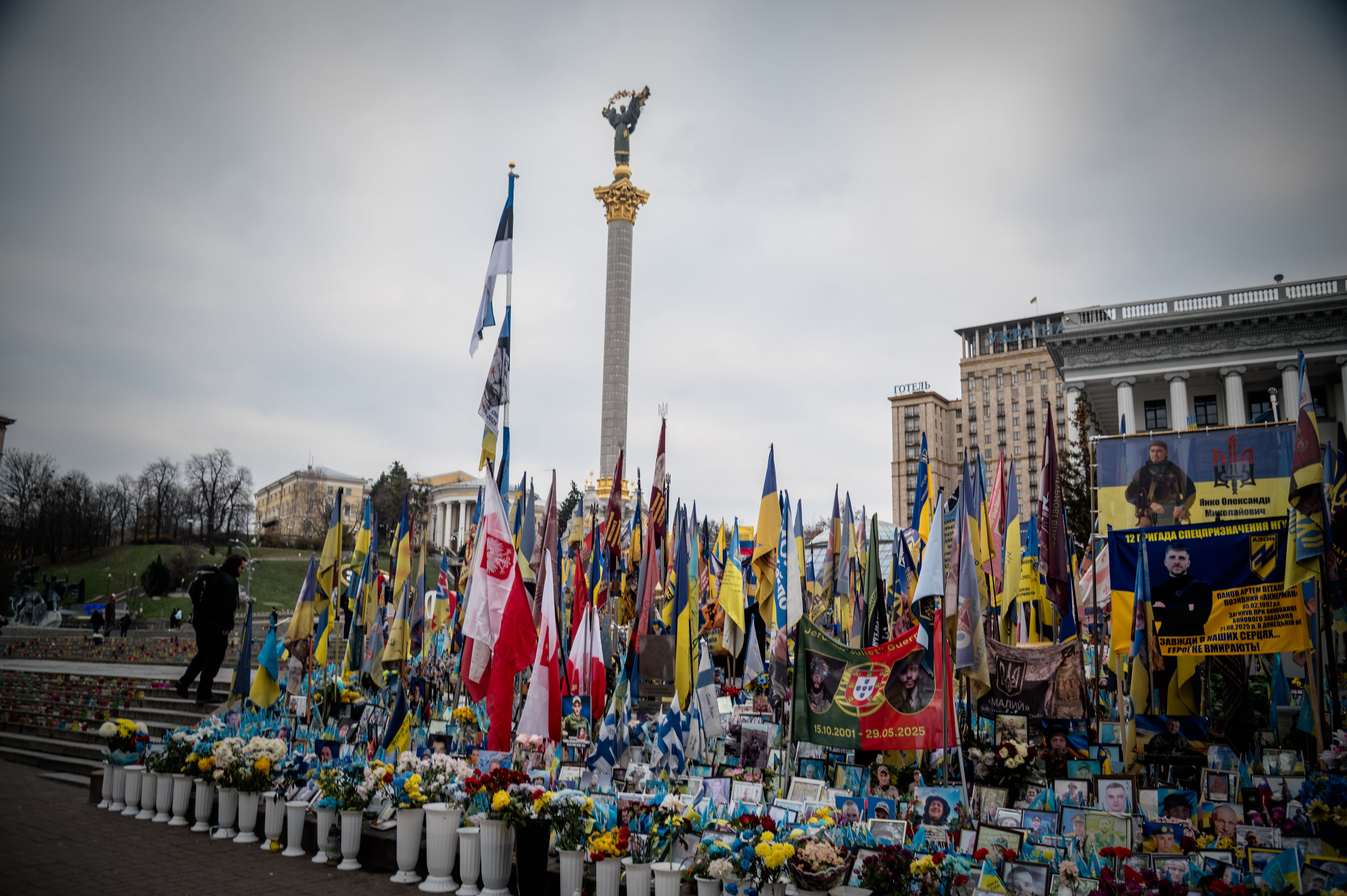 Voces de Ucrania: entre la angustia y la determinación a seguir resistiendo tras el año más agresivo de Rusia