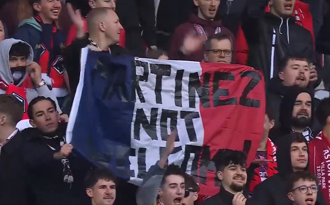Dibu Martínez silbidos abucheos y una bandera en contra en la visita de Aston Villa a Francia por la Europa League