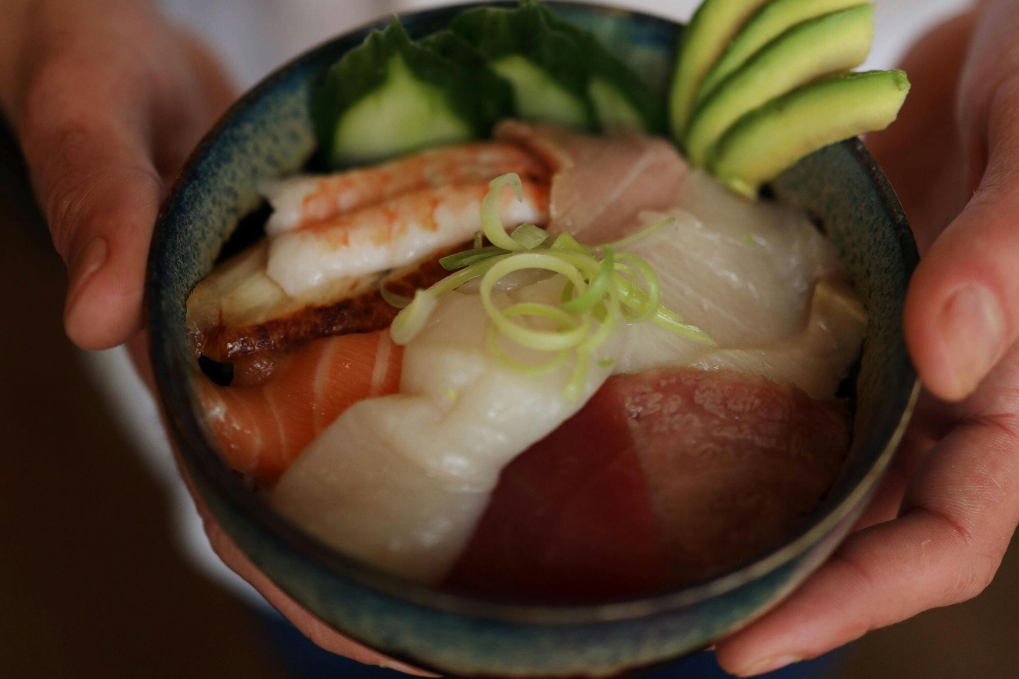 El pescado constituye una fuente práctica de proteína y ácidos grasos omega-3, que favorecen la salud cardiovascular y cerebral