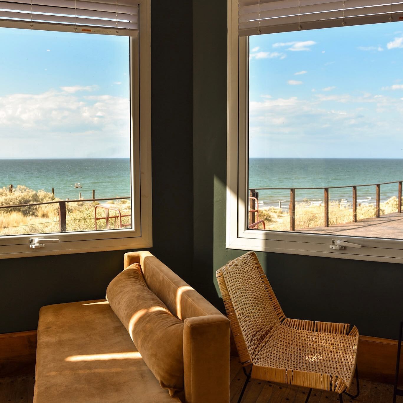 Las ventanas de Brava ofrecen una vista soñada del golfo Nuvo, donde es posible avistar ballenas
