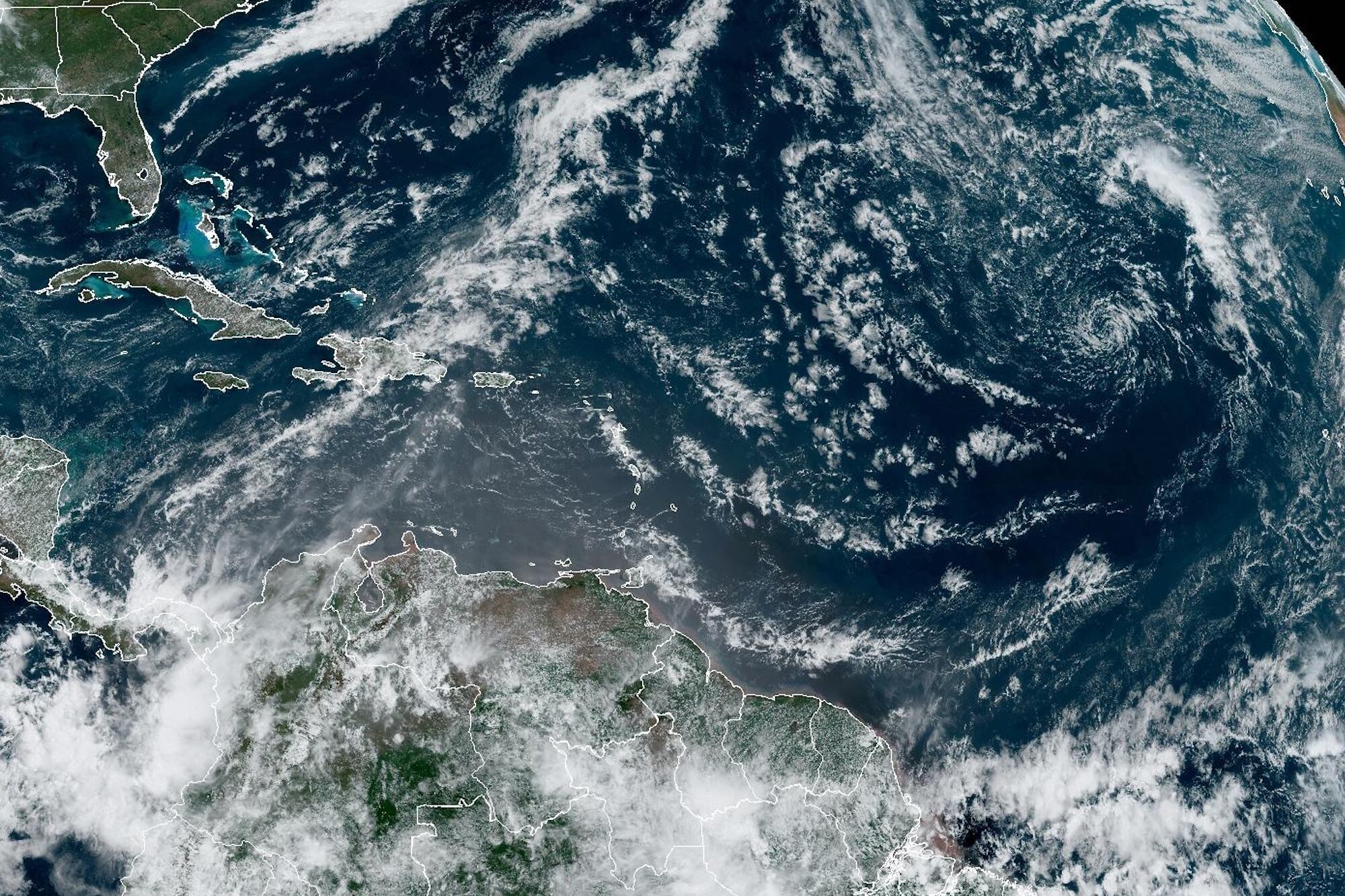 Alerta climática: a un mes de la temporada de huracanes en EE.UU., un fenómeno en el océano preocupa a los meteorólogos