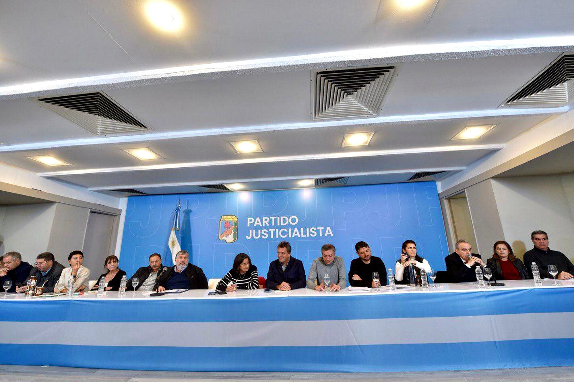 Reunión en la sede del PJ en la calle Matheu