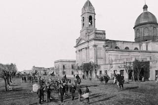 Es una de las iglesias más concurridas de la ciudad y en su confesionario Francisco recibió el llamado de Dios