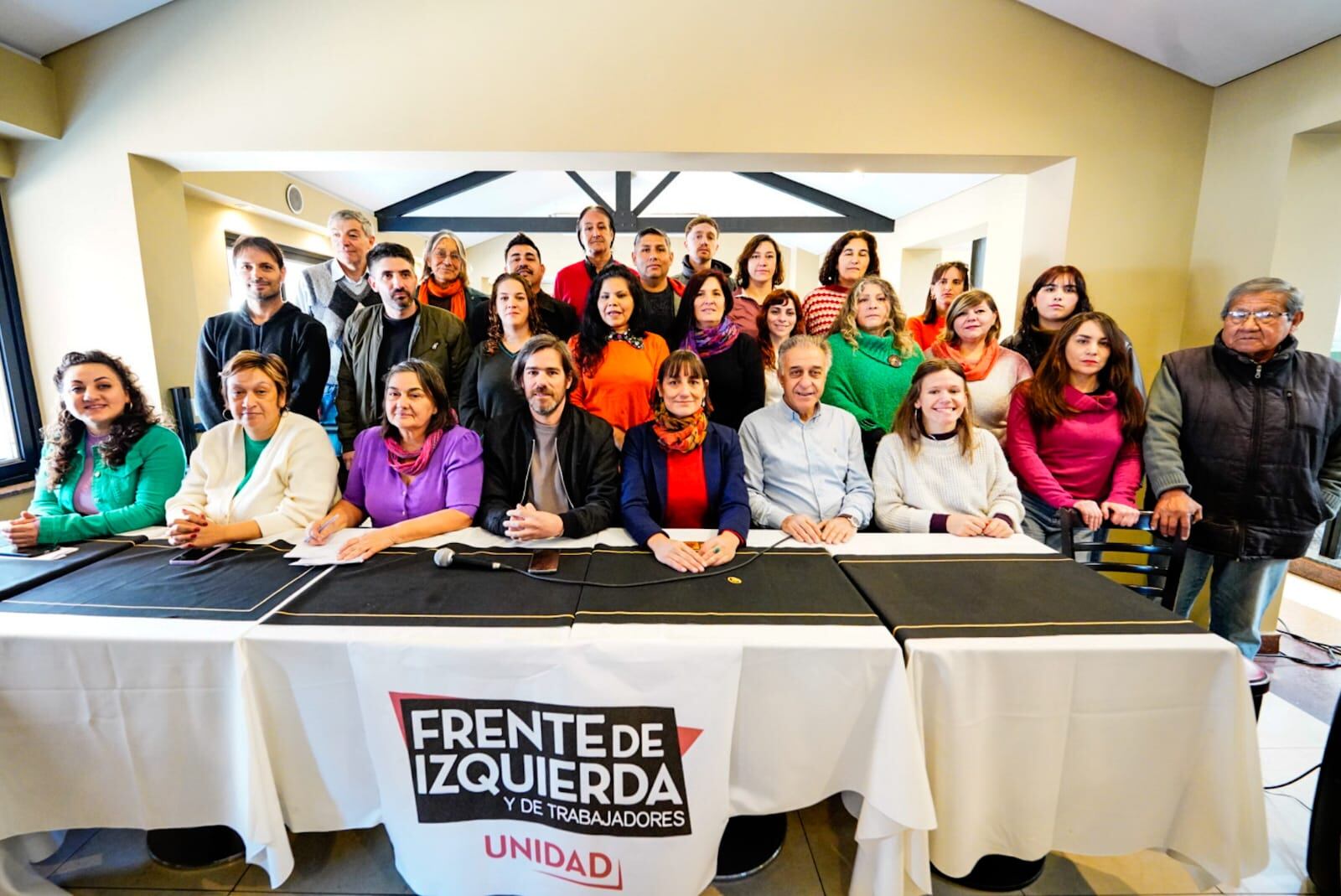 Nicolás del Caño y Romina del Plá, los candidatos de la izquierda en la Provincia