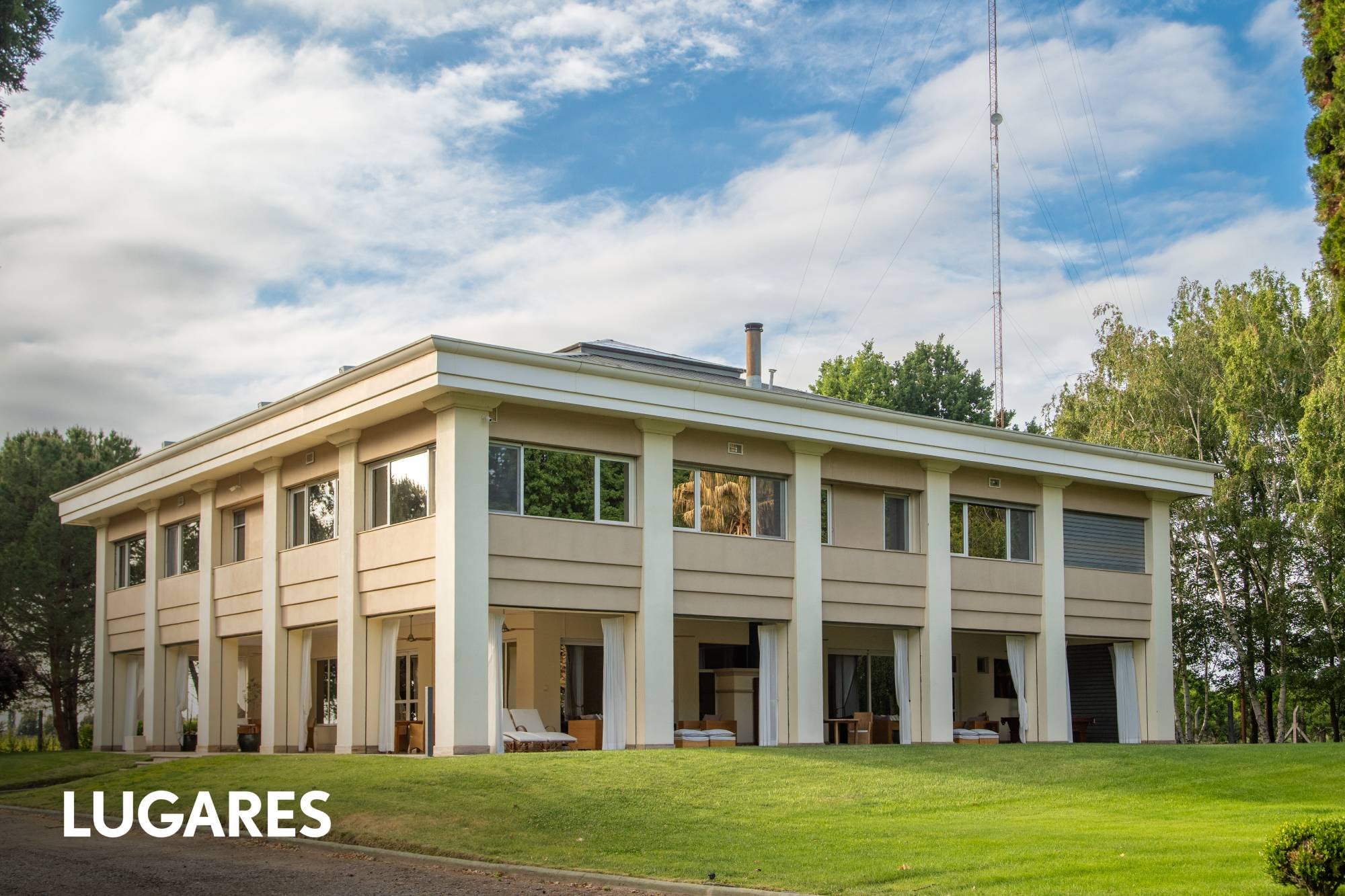 La posada creada por una francesa amante del vino que alberga la mayor biblioteca de Latinoamérica