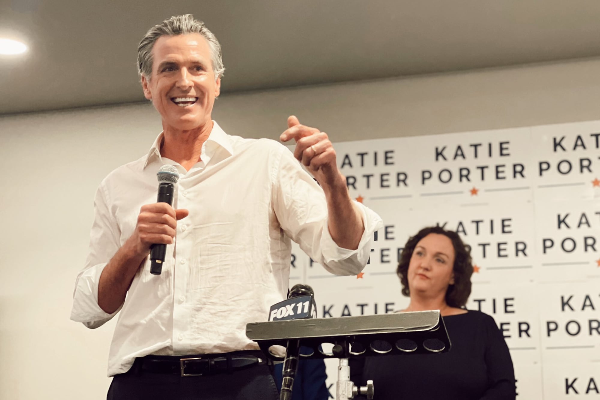 Katie Porter anunció su candidatura para reemplazar a Gavin Newsom en la gobernación de California y busca posicionarse como la opción demócrata contra Trump