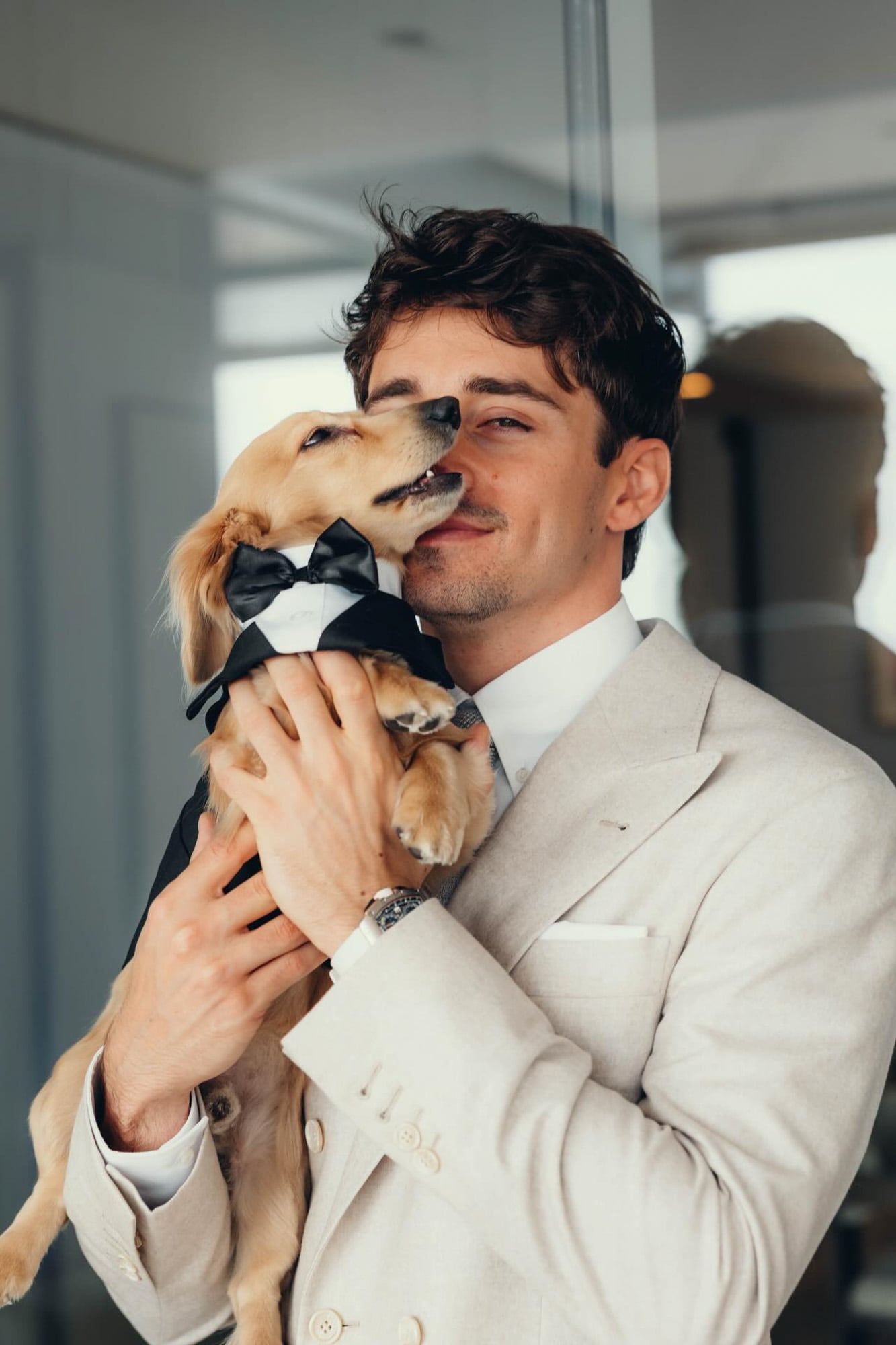 El piloto en una tierna foto con Léo