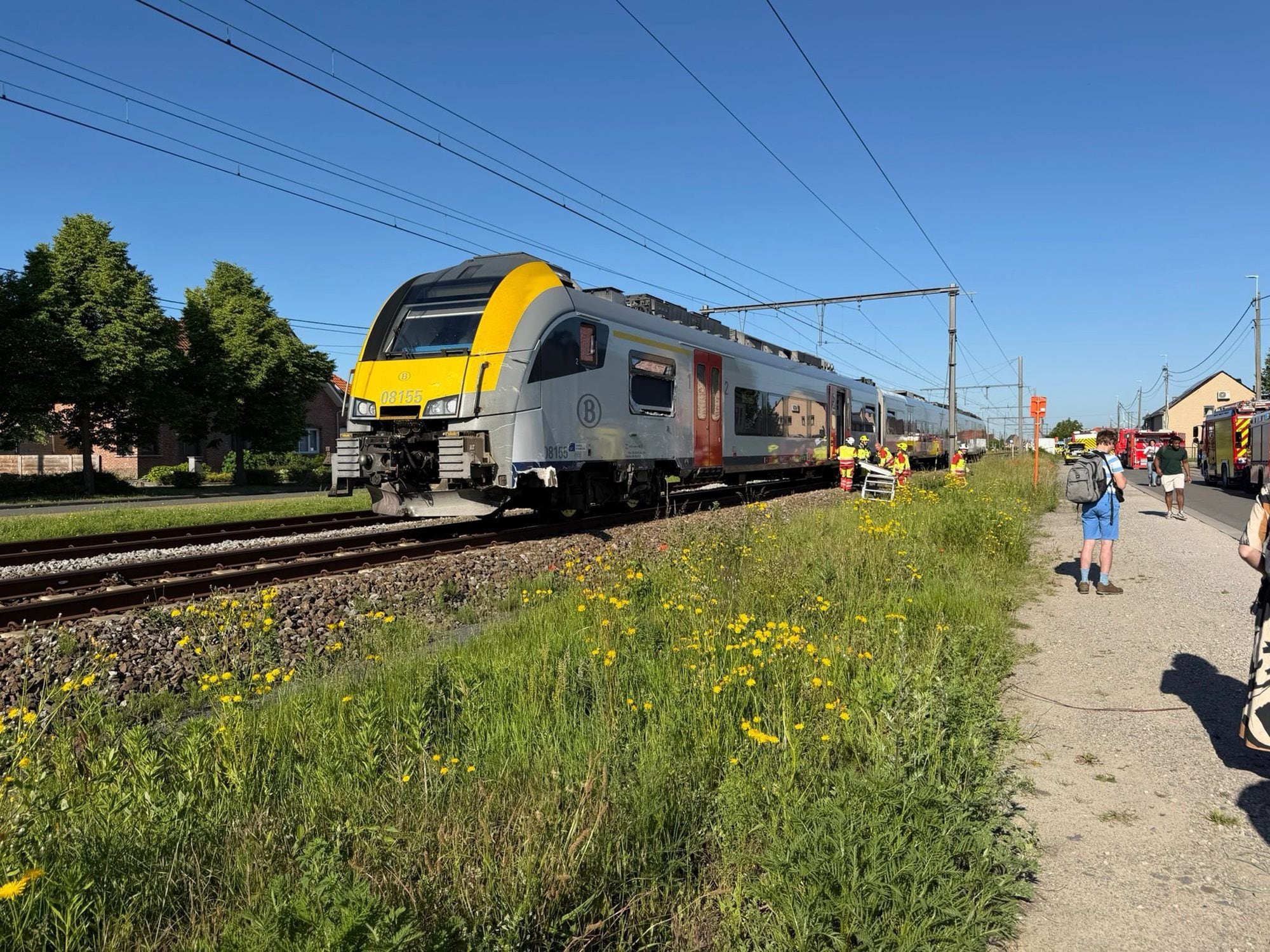 Un tren chocó contra un autobús escolar en Bélgica y hay varios muertos 4 Bélgica: chocó un tren contra un autobús escolar en Bélgica y hay varios muertos.