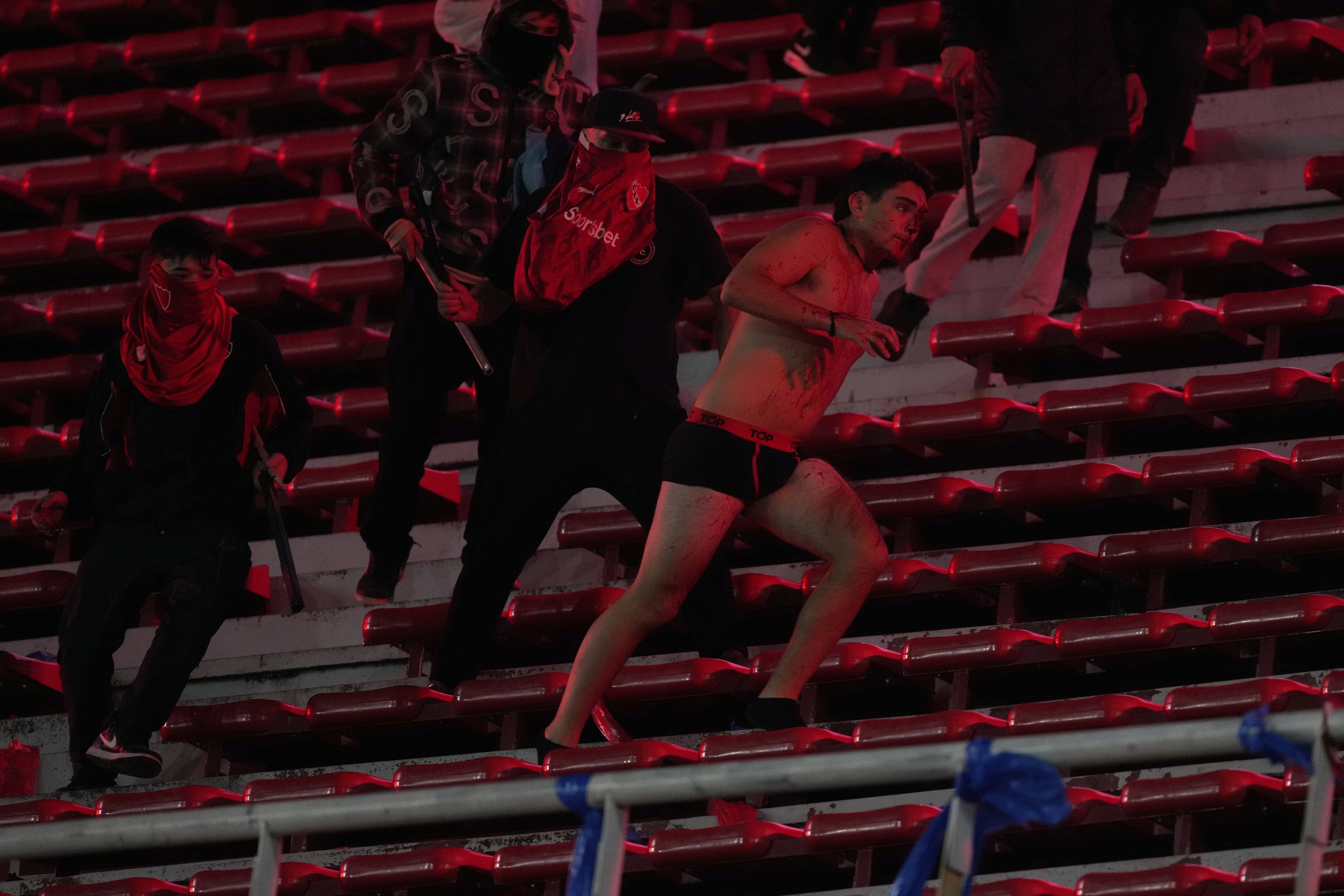 Imágenes impactantes en la tribuna visitante de la cancha de Independiente