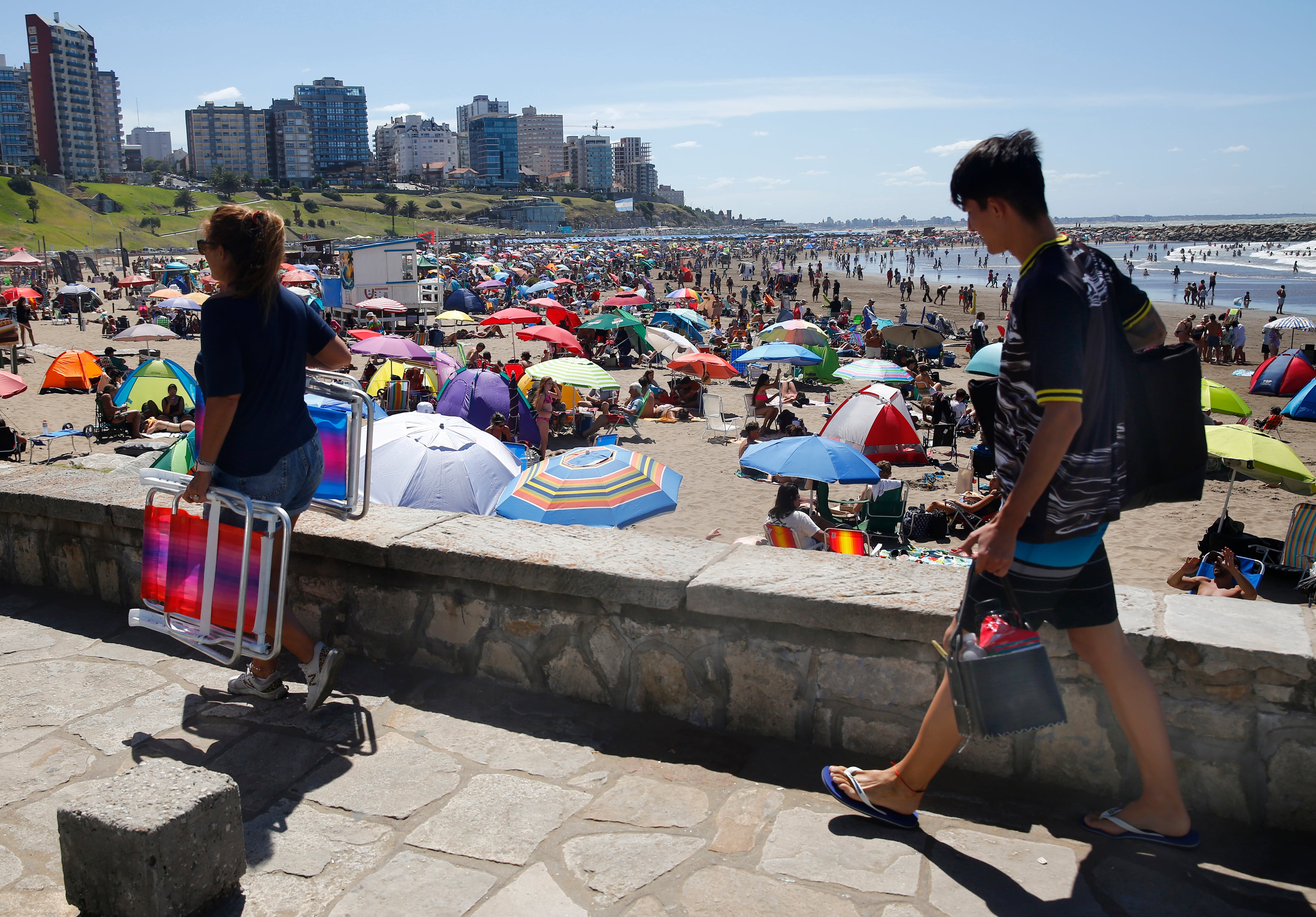 Los prestadores turísticos celebraron el pico de llegadas para el primer fin de semana extralargo del año