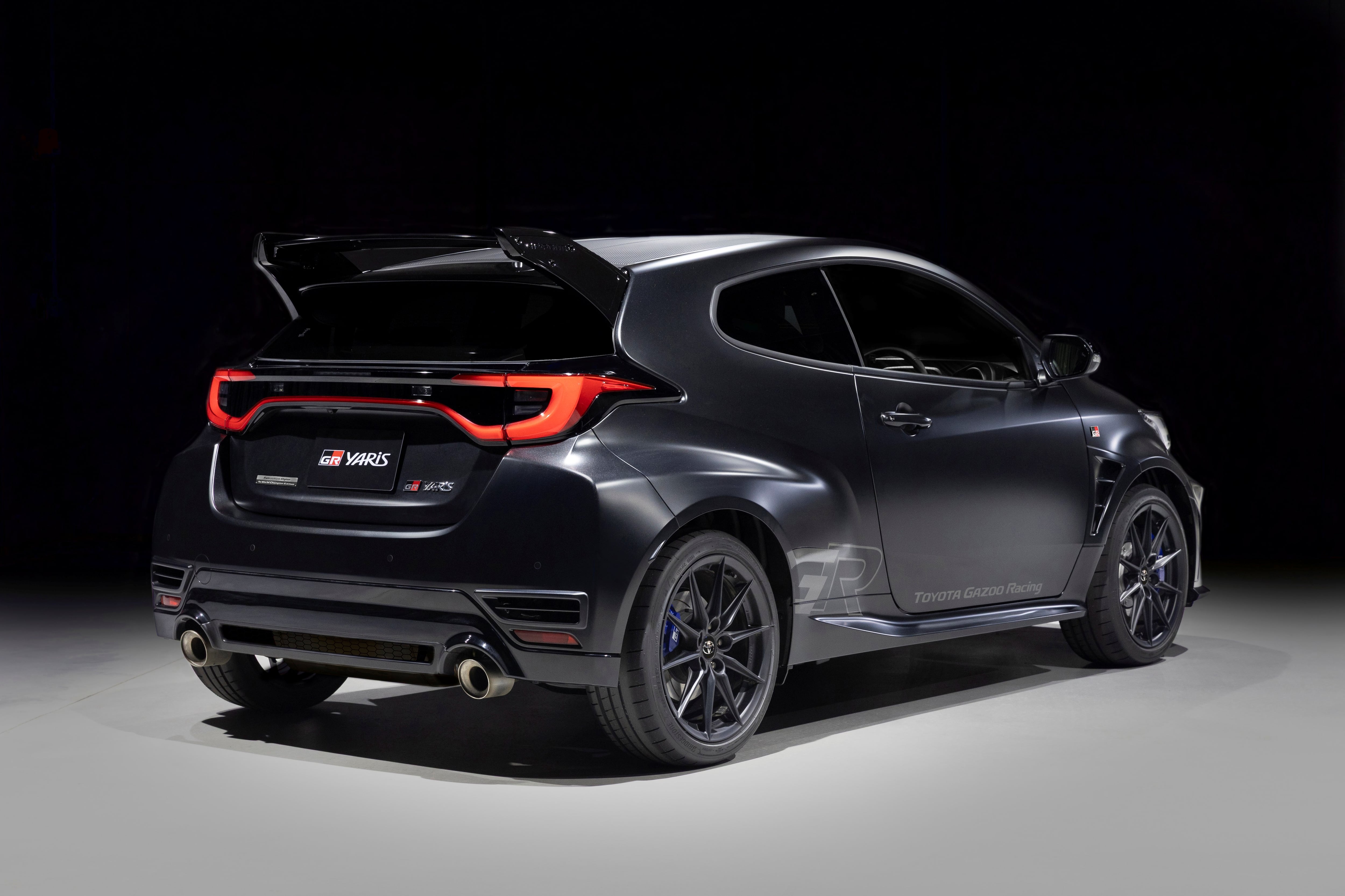 El modelo se distingue por incorporar equipamiento exclusivo diseñado para reflejar el estilo de conducción del piloto francés