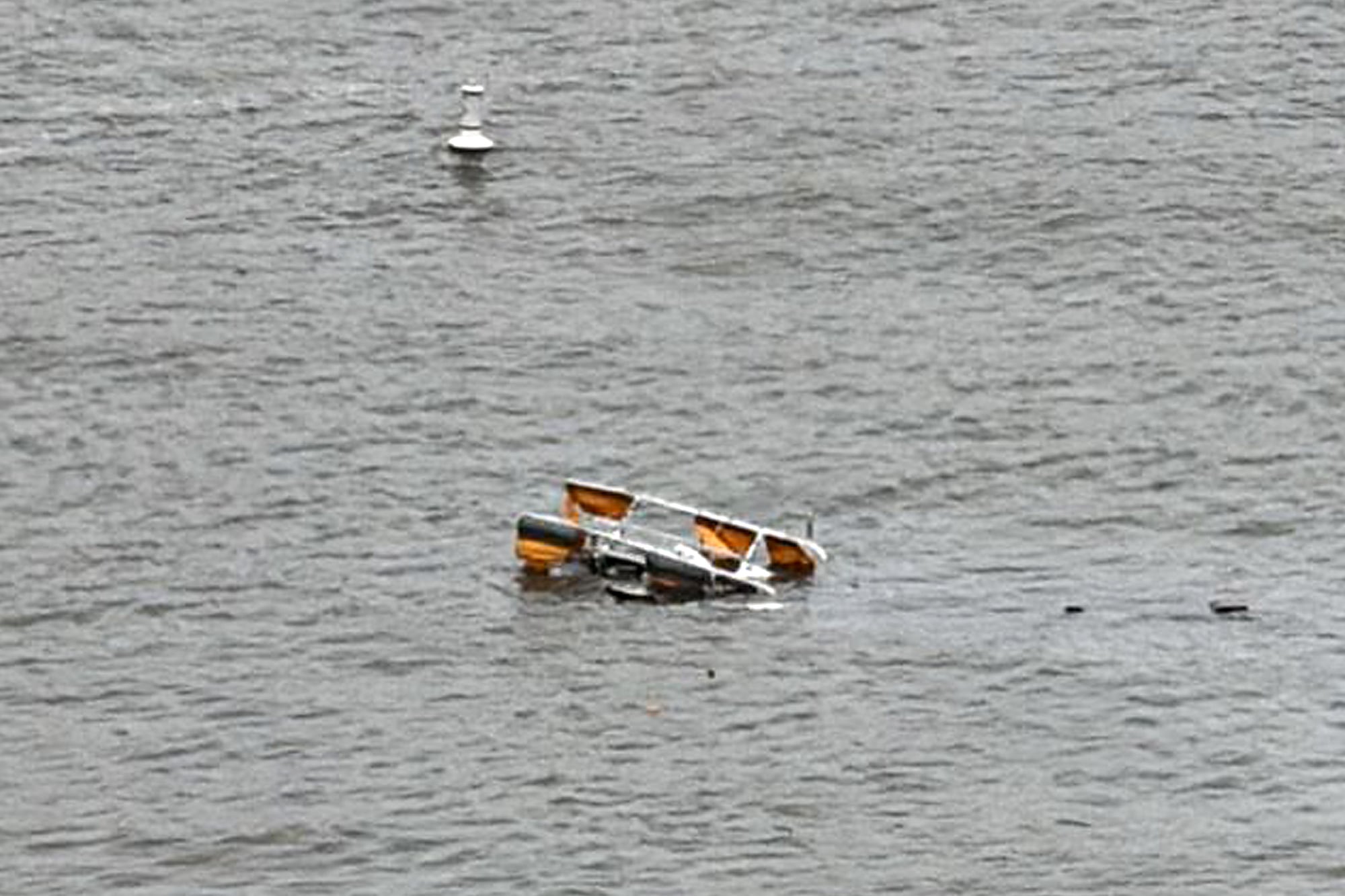 Los equipos de rescate encontraron los seis cuerpos de las personas que iban a bordo del helicóptero.