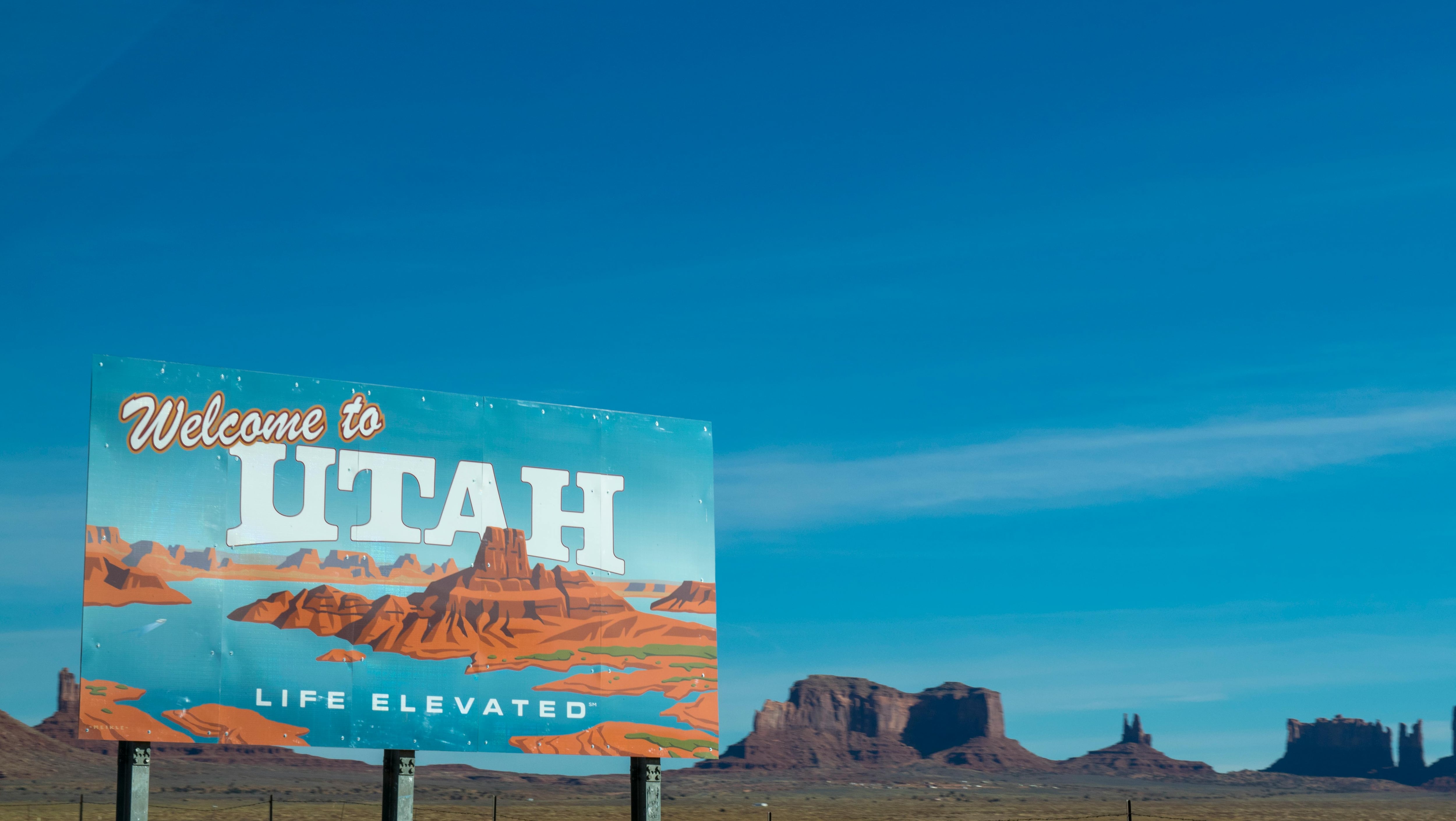 Los adolescentes de Utah pueden obtener un permiso de conducir desde los 15 años, pero deben cumplir ciertas restricciones hasta los 18