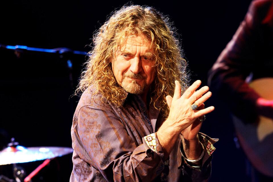 Robert Plant: la banda que lo hizo famoso, las tragedias que marcaron su vida y el vigoroso regreso a la Argentina