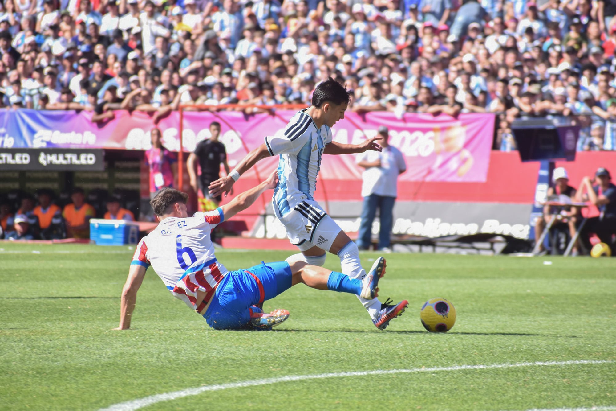 Ian Suabiabre, uno de los más peligrosos de la Argentina, ante la marca de Giovanni Gómez