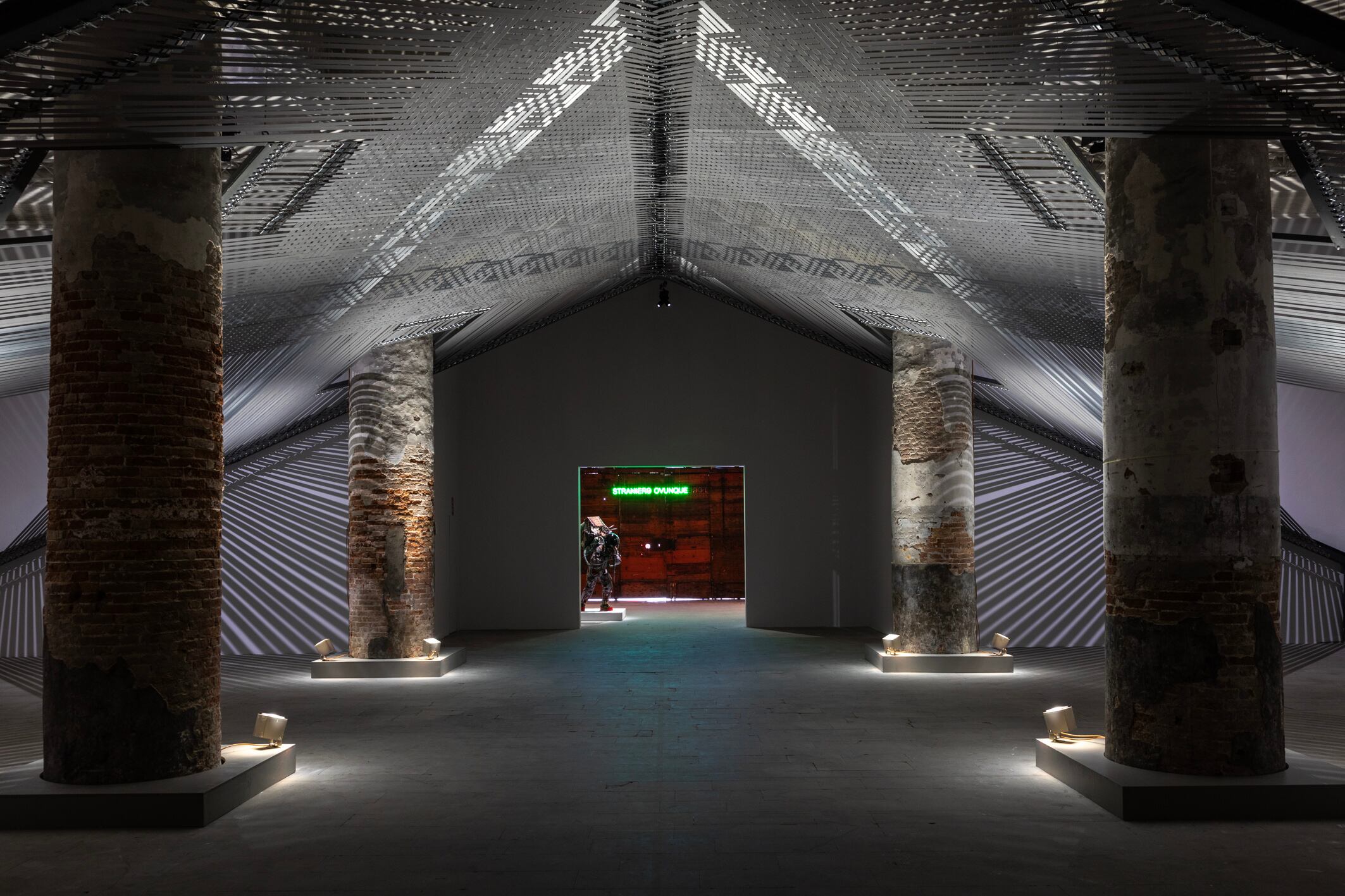 Mirar en los márgenes: la Bienal de Venecia amplía el radar más allá del canon
