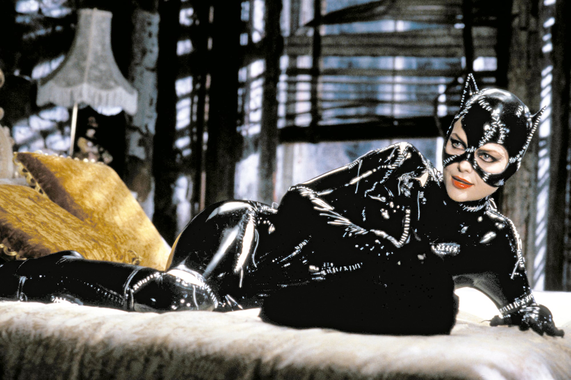 En 1992, Michelle encendió la pantalla grande con su inolvidable y magnética Gatúbela en Batman Returns