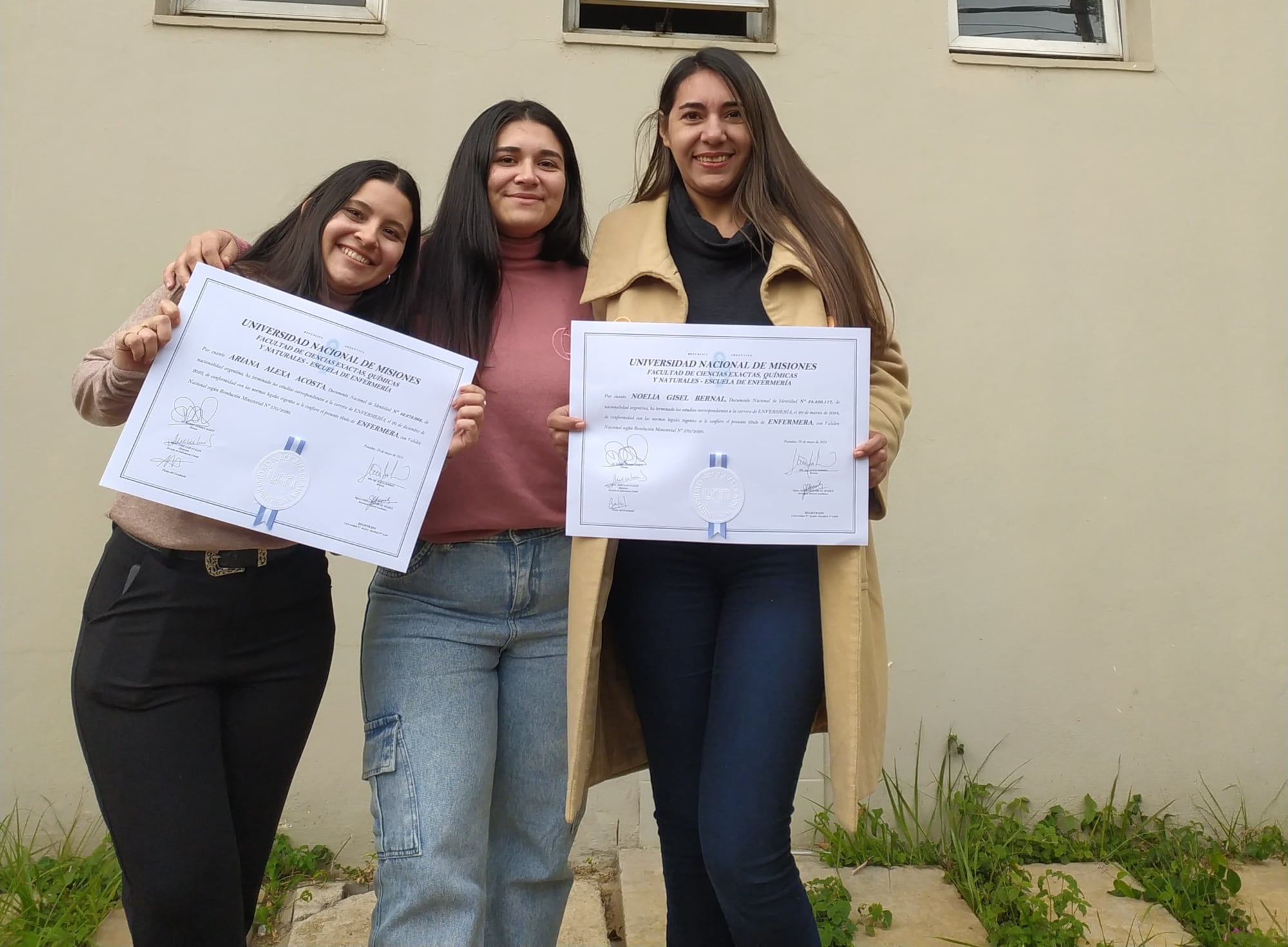 Con dos amigas de la facultad.